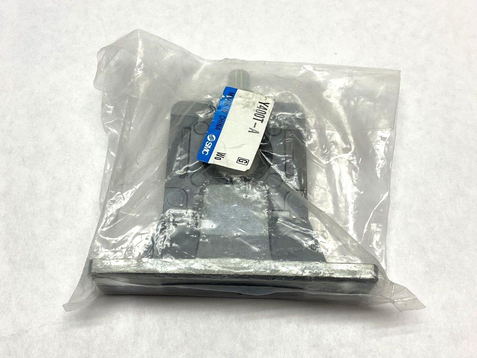 SMC Y400T-A Spacer Interface AC MASS Pro w/ Mounting Bracket - Maverick Industrial Sales