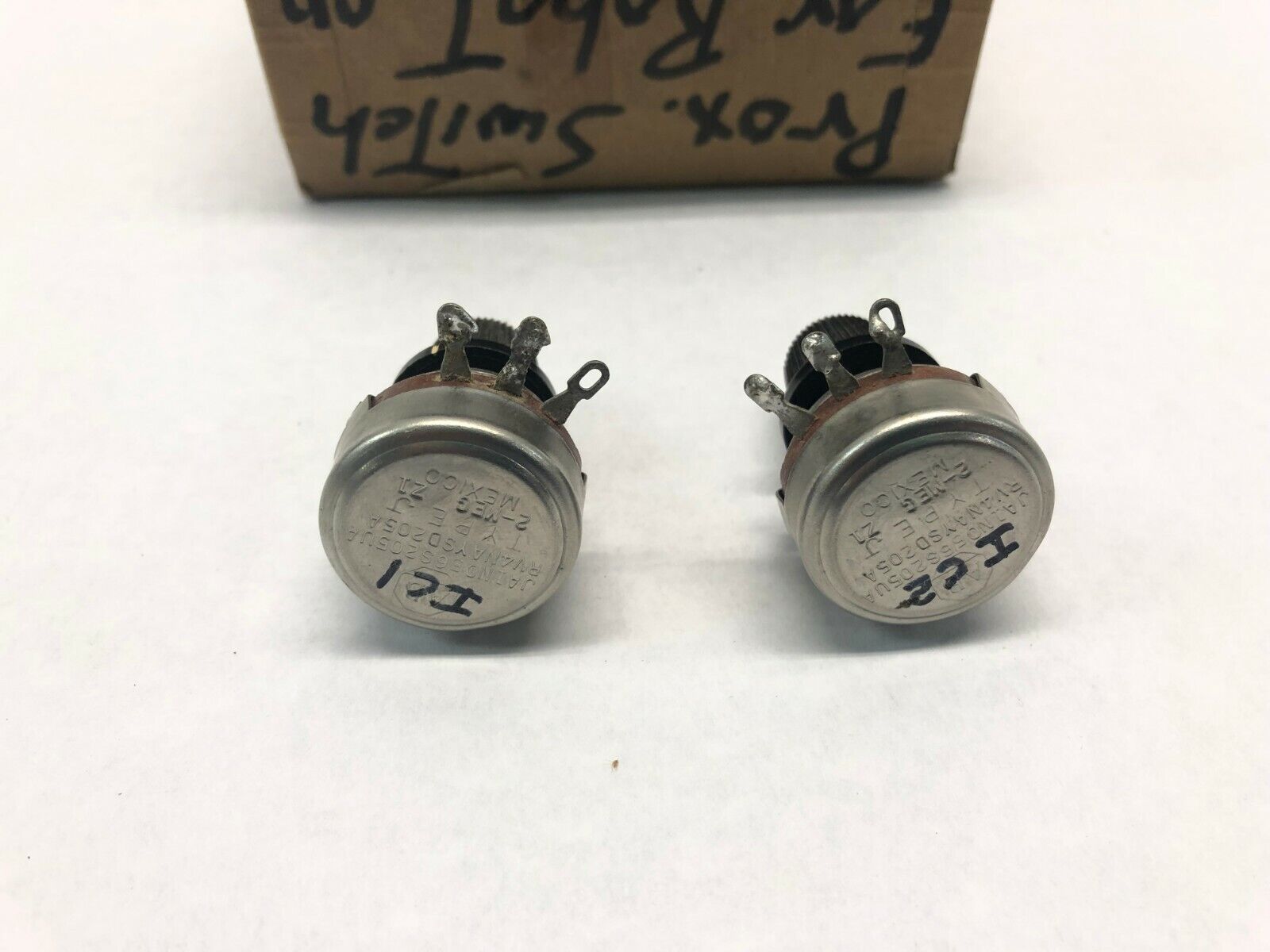 Allen Bradley 2-MEG Z1 Type J Knob Proxy Switches, JA1N056S205UA, Lot of 2 - Maverick Industrial Sales