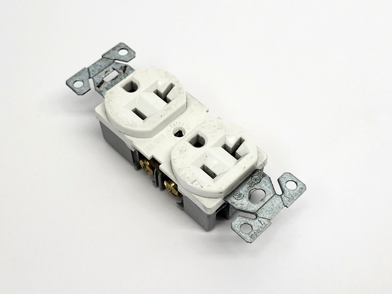 Cooper CR20V Duplex Outlet Recepticles 20A 125V - Maverick Industrial Sales