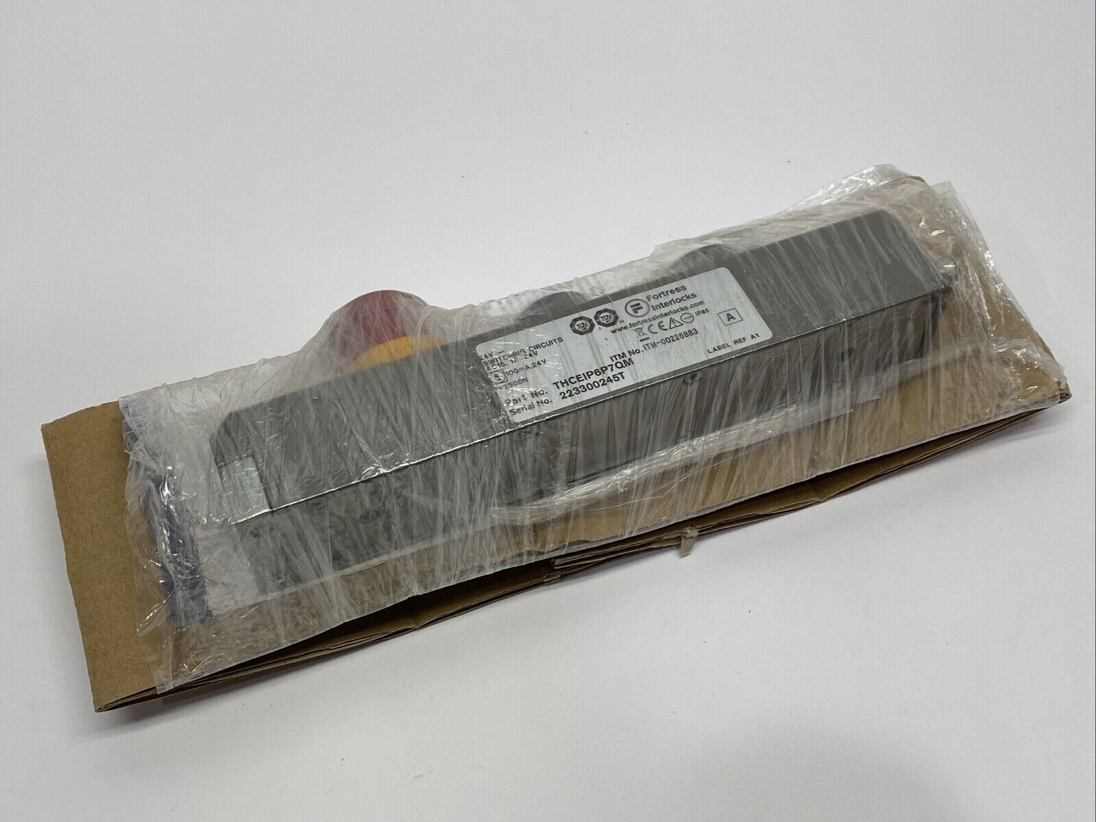 Fortress Interlocks THCEIP6P7QM Independently Wired Illuminated E-Stop - New – Open box - Maverick Industrial Sales