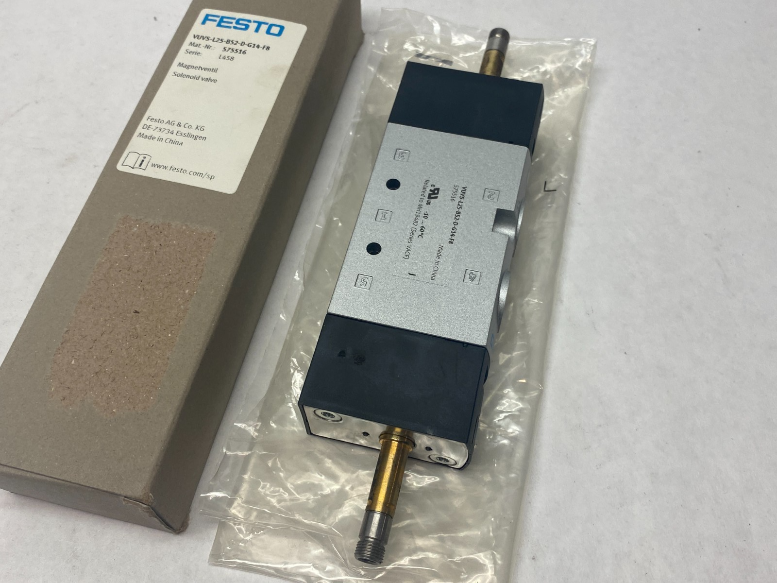 Festo VUVS-L25-B52-D-G14-F8 Solenoid Valve 5/2, Bistable 575516 - Maverick Industrial Sales