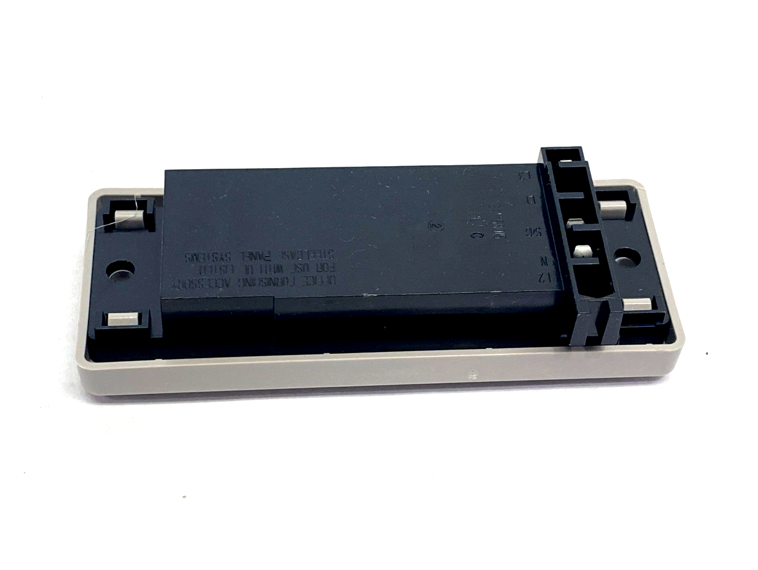 986833DA15S,6608 | Steelcase 986833DA15S Line 3 Duplex Receptacles 3+D, SHN, Woodrose 6607 6-PK - New – Open box - Maverick Industrial Sales