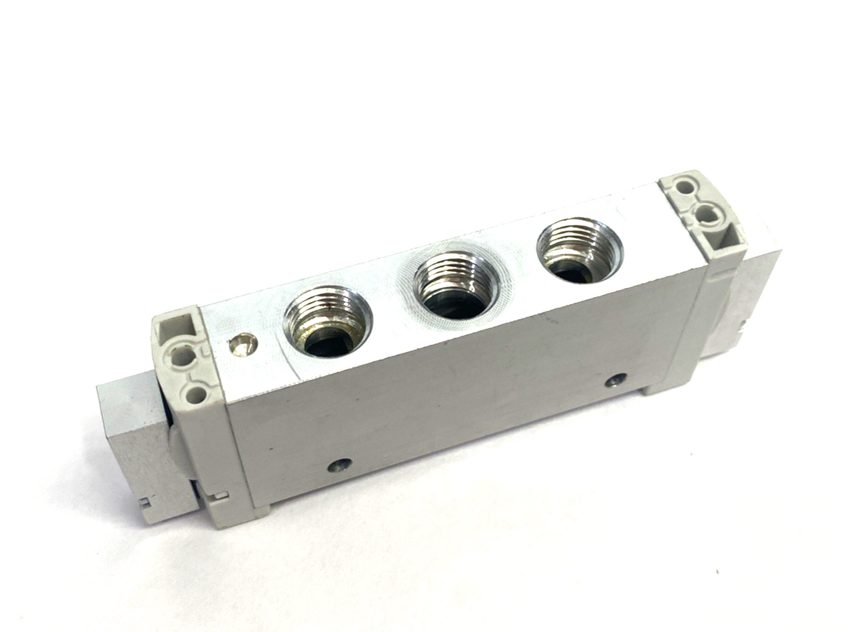 Festo VUWG-L18-P53C-G14 Pneumatic Valve 5/3-way, Closed, 574272 - Maverick Industrial Sales