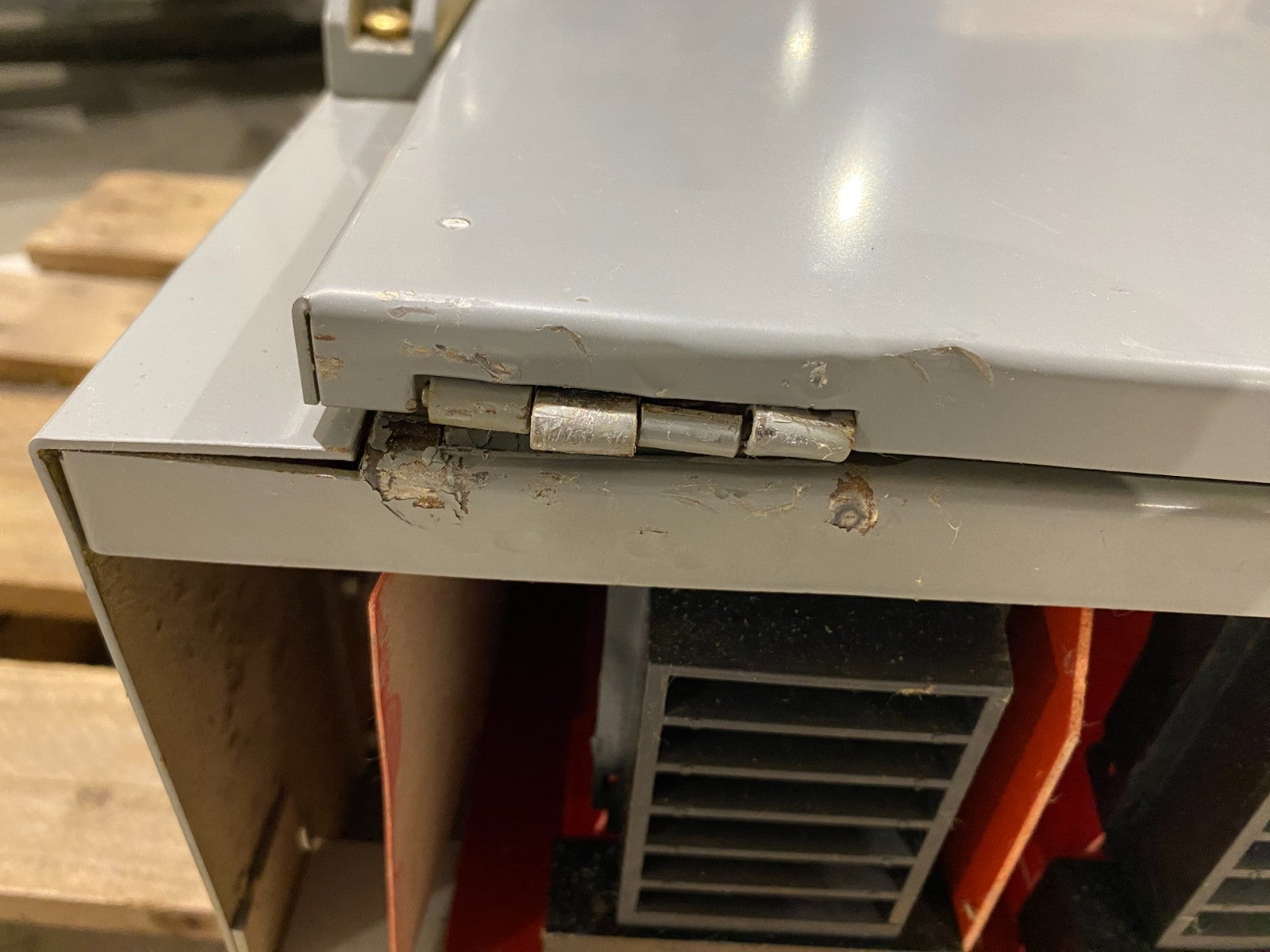 QMB366W | Square D Ser. E2 600A 3 Pole 600V Fusible Panelboard Switch Broken Hinge - Used - Maverick Industrial Sales