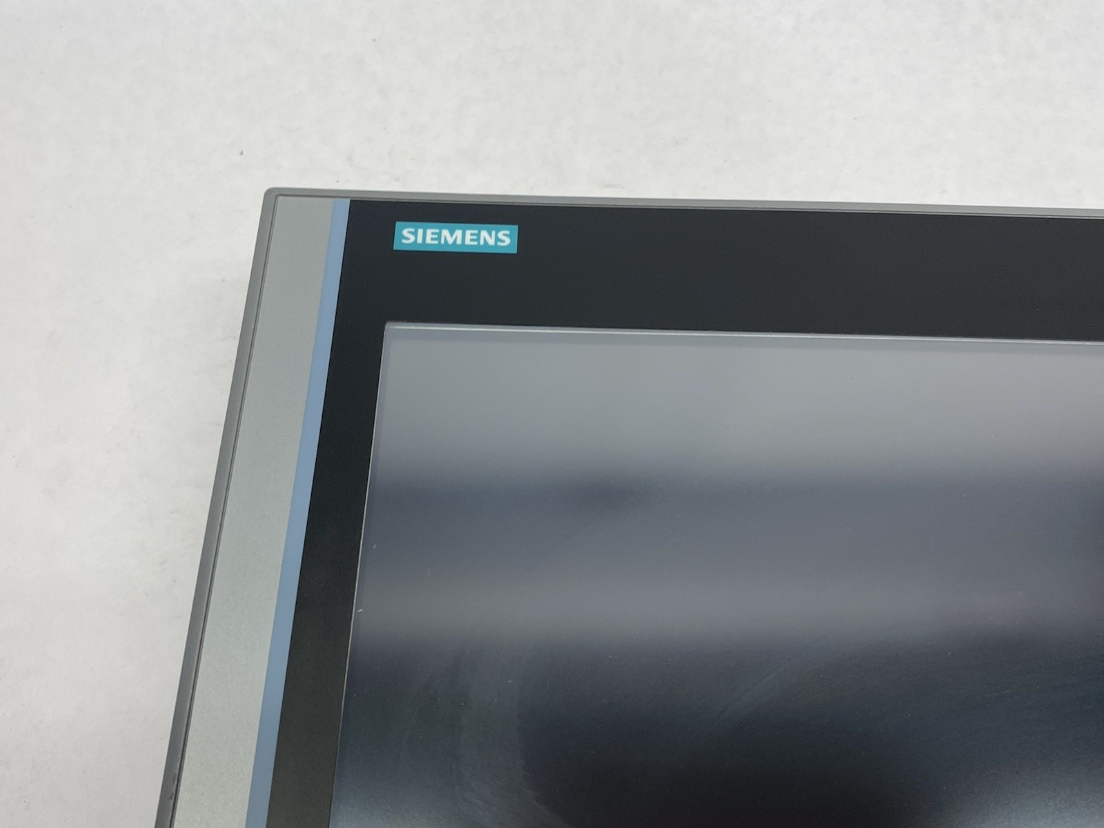 Siemens 6AV2124-0MC01-0AX0 SIMATIC HMI TP1200 Comfort Panel 12", SMALL SCRATCH - Maverick Industrial Sales