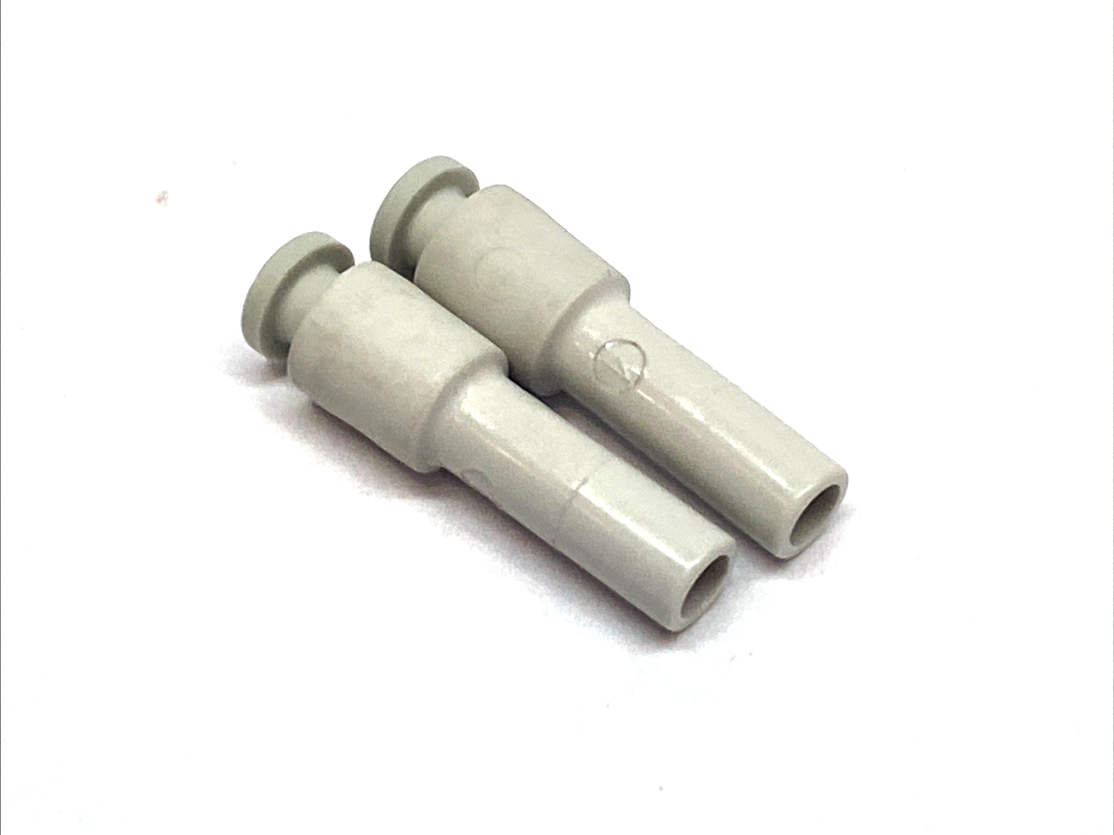 KQ2R04-06A | SMC Plug-In Reducer 4mm Tube 6mm One-Touch Fitting LOT OF 2 - Used - Maverick Industrial Sales