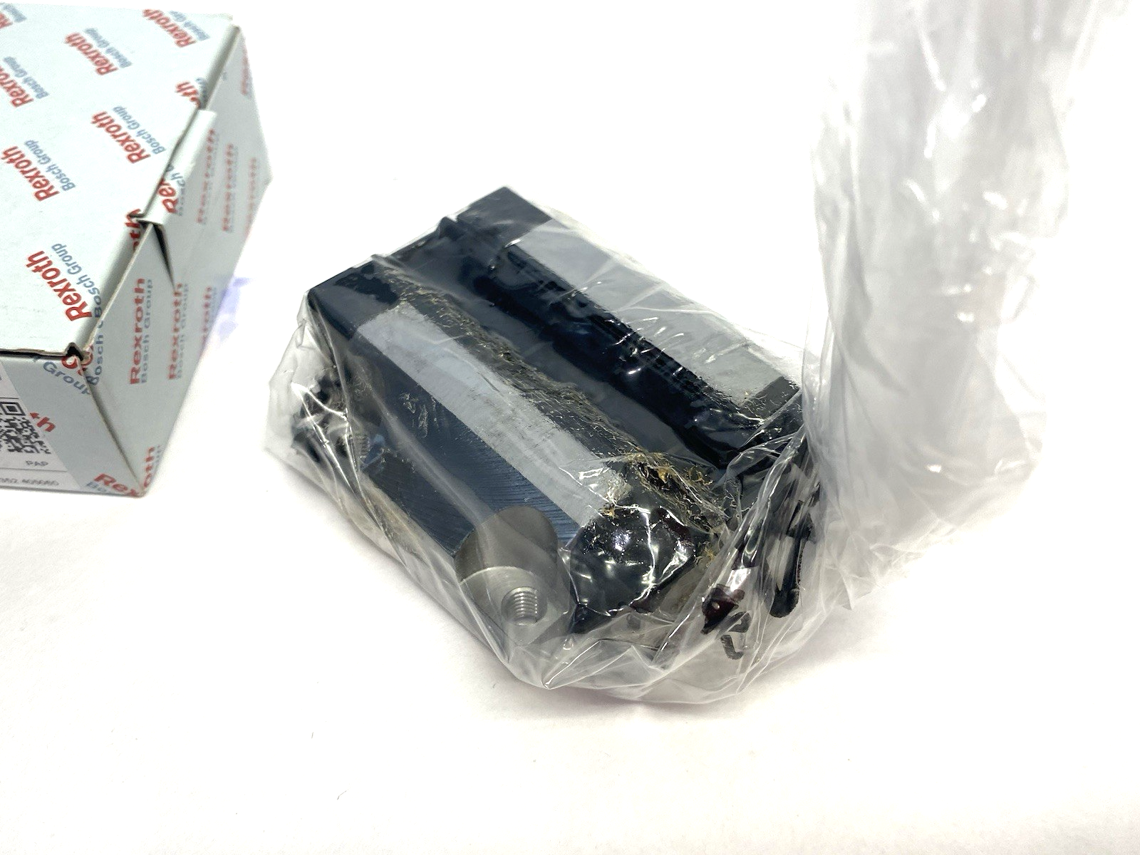 R165181 | Bosch Rexroth 420 Ball Runner Block, Linear Guide KWD-020-FNS-C1-N-1 - New - Maverick Industrial Sales