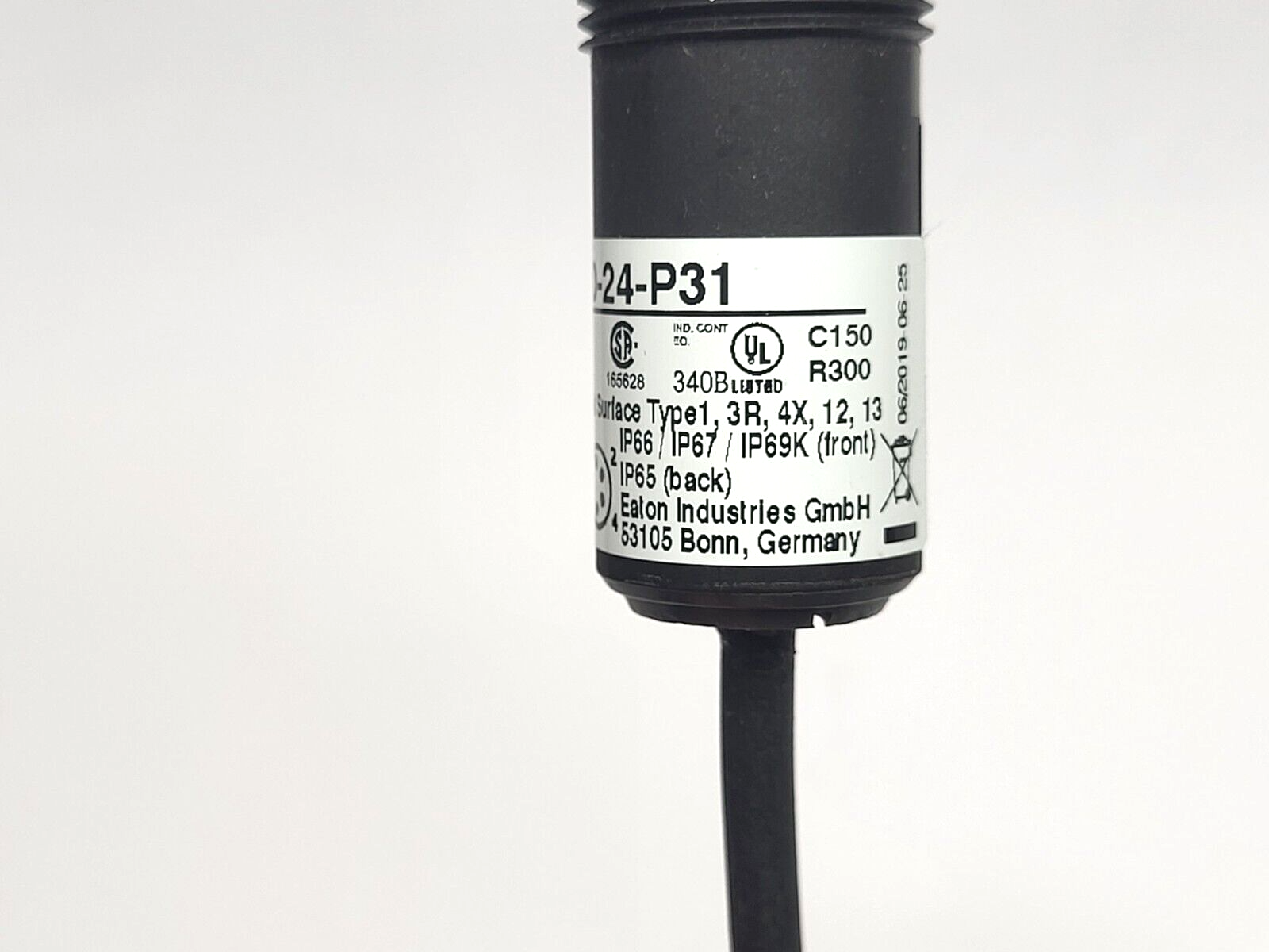 Eaton C22-DL-G-K10-24-P31 Compact Illuminated Pushbutton M9 Connector 24VDC - Maverick Industrial Sales