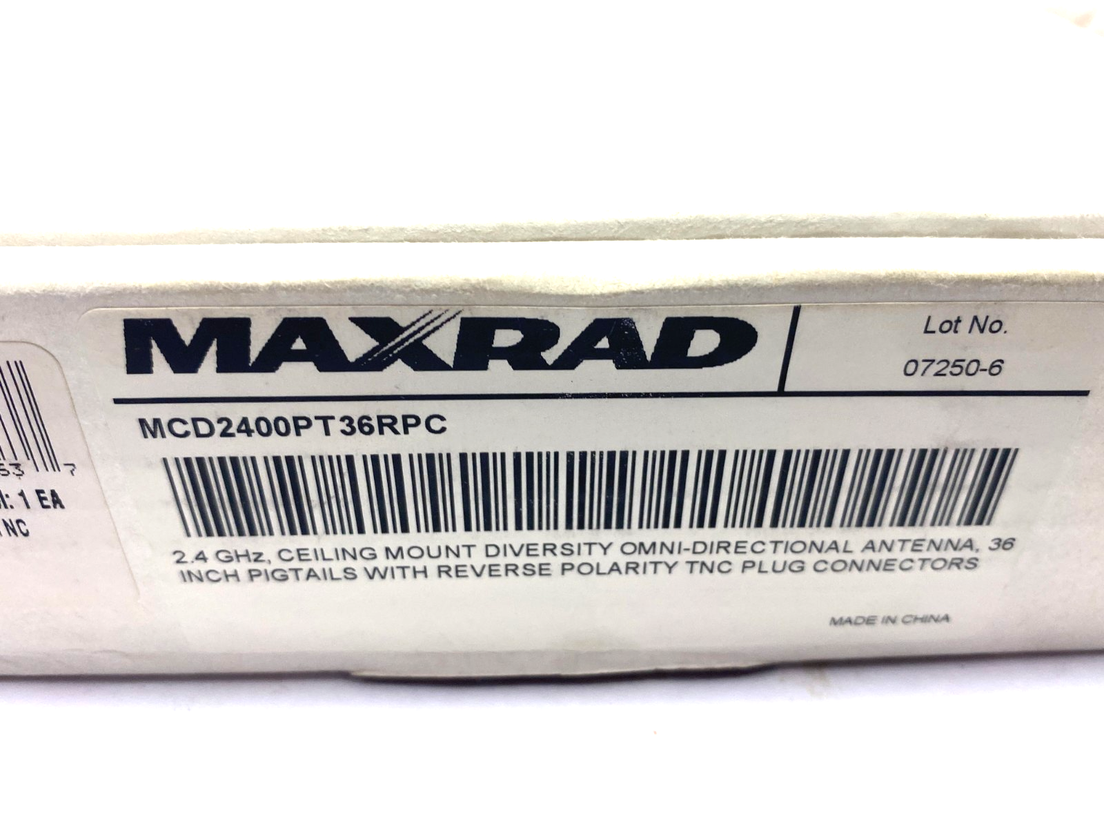 MCD2400PT36RPC | Maxrad Omni-directional Diversity Antenna 2.5Dbl 36" RPTNC - New – Open box - Maverick Industrial Sales