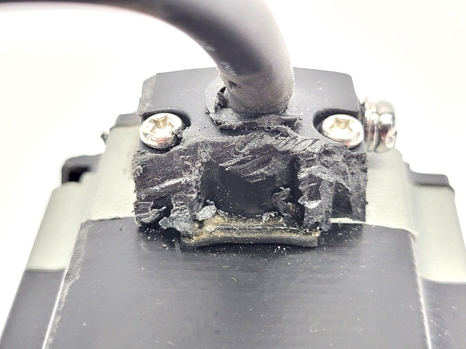 ARM69AK | Oriental Motor Stepping Motor, Closed Loop BODY DAMAGED - For parts or not working - Maverick Industrial Sales