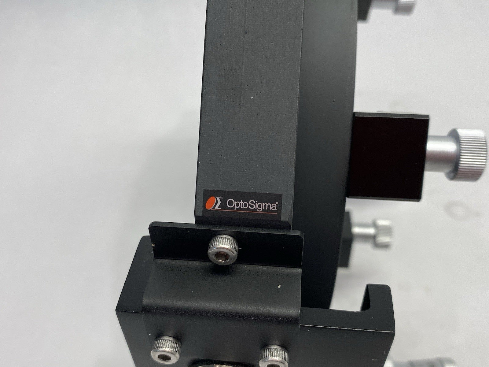 MDH-150 | OptoSigma Extra-Large Precision Gimbal Mirror Holder 150mm - New – Open box - Maverick Industrial Sales