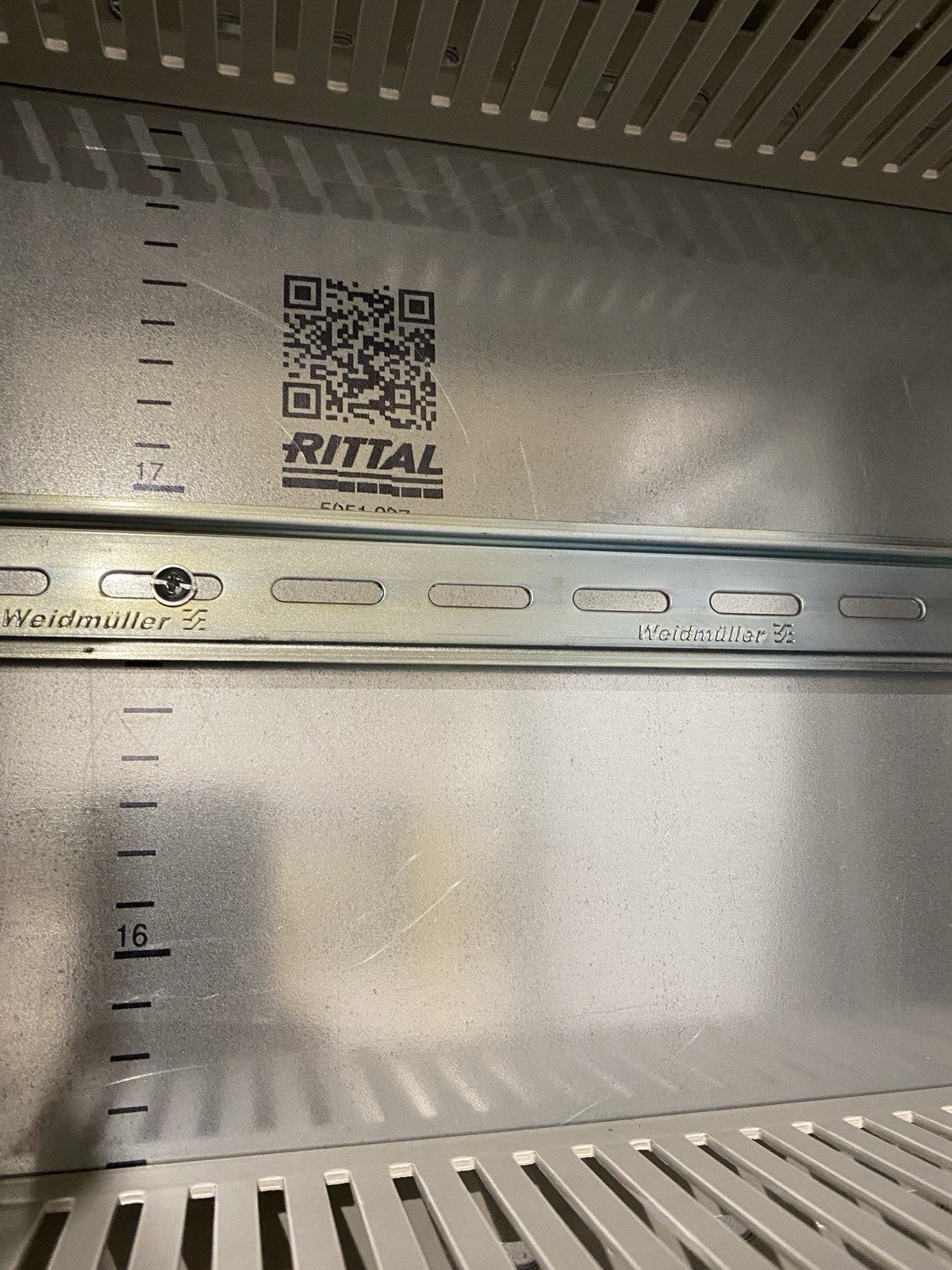 VX 8605.000 | Rittal VX 8605000 Enclosure Frame Basic with Back Plate. - New – Open box - Maverick Industrial Sales