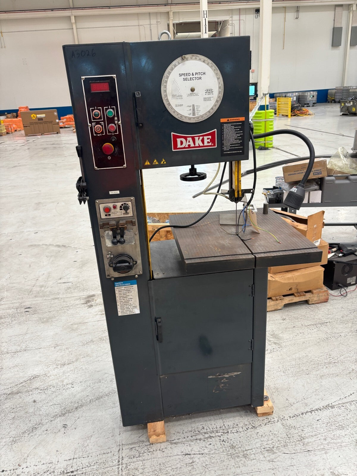 DAKE V-16 Vertical Bandsaw, 230V, 1.5 KW Motor - Maverick Industrial Sales