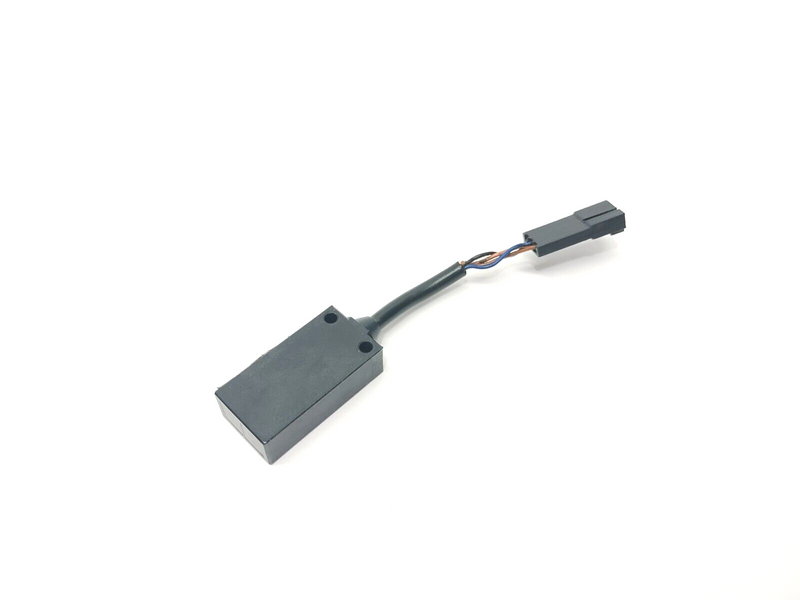 Keyence PZ-42 Square Diffuse-Reflective Photoelectric Sensor NPN 3-Pin Connector - Maverick Industrial Sales