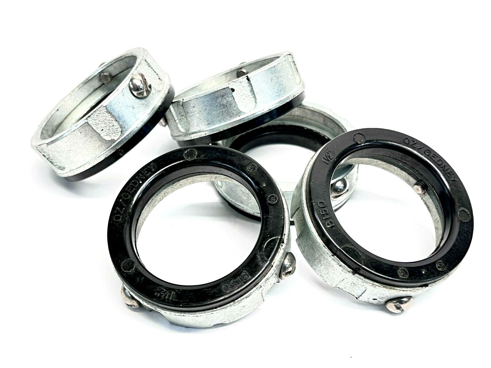 SBT150 | OZ Gedney Conduit Insulating EMT Bushing Thread-less 1-1/2" LOT OF 5 - New – Open Box - Maverick Industrial Sales