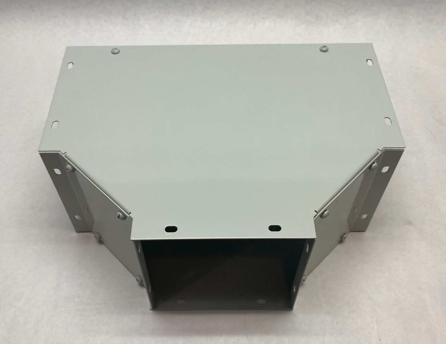 F66T | Hoffman nVent Sweep Tee Wireway Fitting 6" x 6" PAINTED WHITE - New – Open box - Maverick Industrial Sales