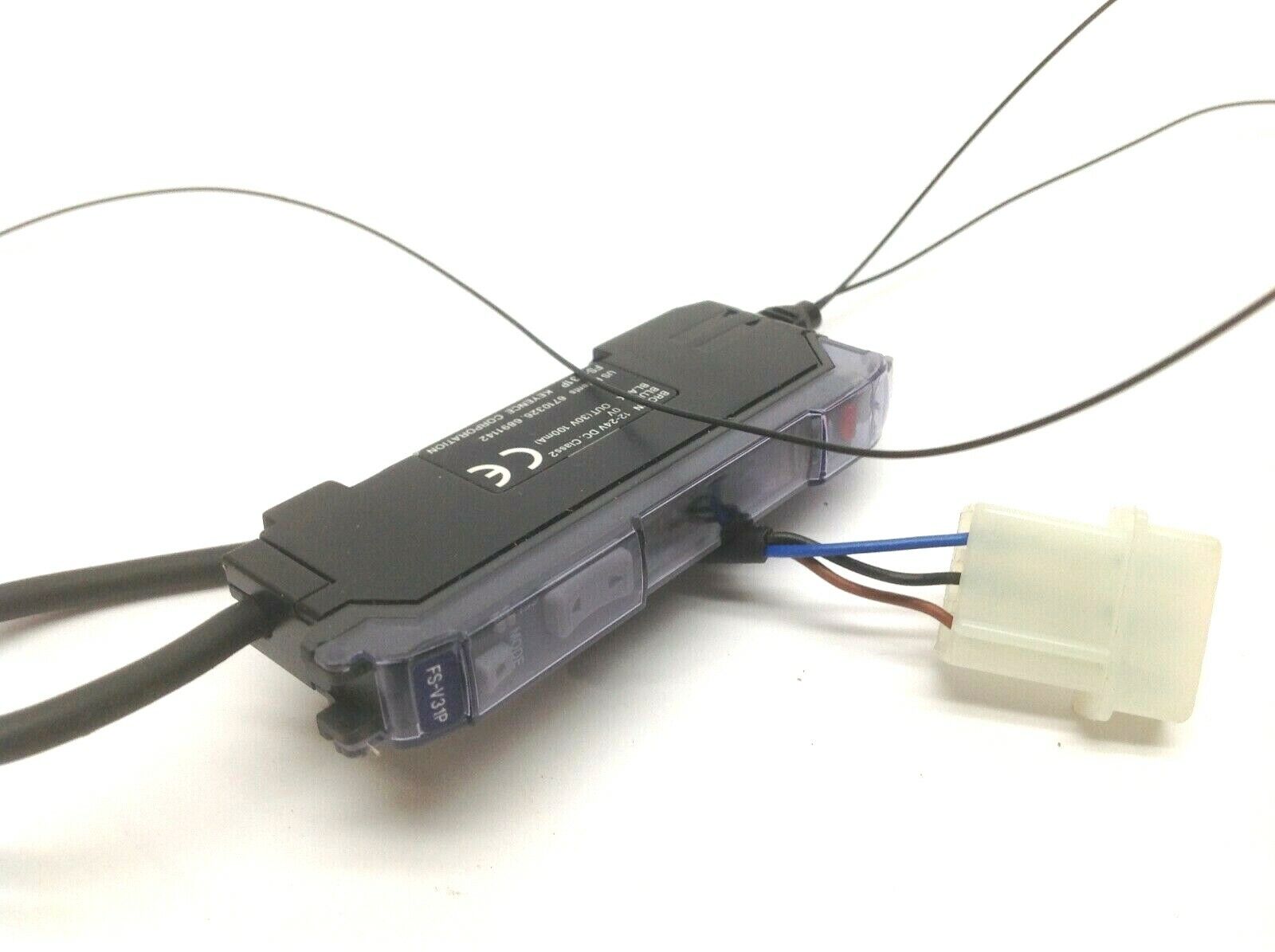 Keyence FS-V31P Class 2 Sensor Amplifier 9767914 12-24VDC - Maverick Industrial Sales