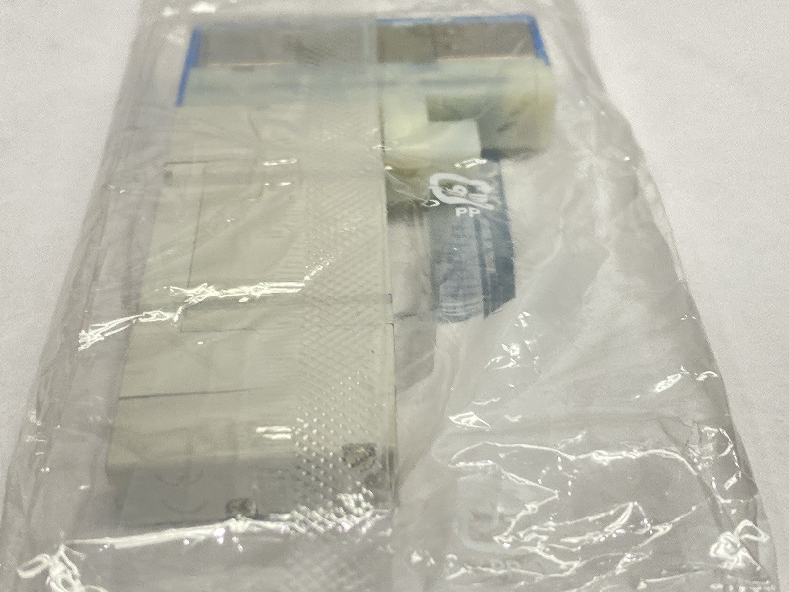 SY3400-5U1-NA | SMC Pneumatic Solenoid Valve 5-Port 24VDC - New - Maverick Industrial Sales