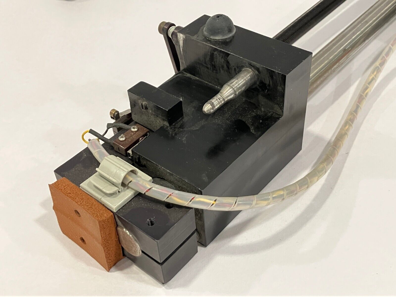 Saunders & Associates 4220 Chamber Cover Lift Mechanism - Maverick Industrial Sales
