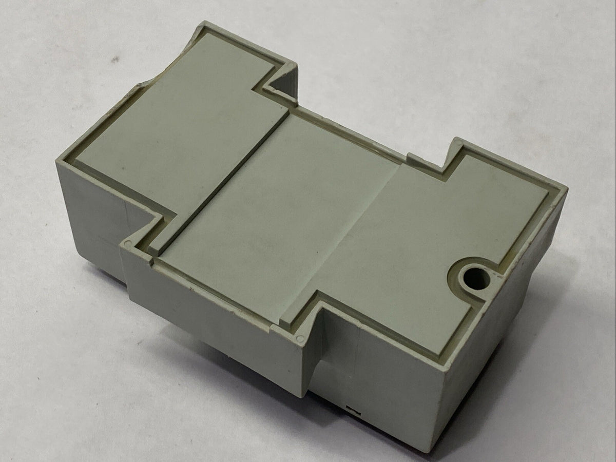 240-205 | Numatics Digital I/O Module 16x PNP Input 5-Pin M12 Ports CHIPPED CASE - Used - Maverick Industrial Sales