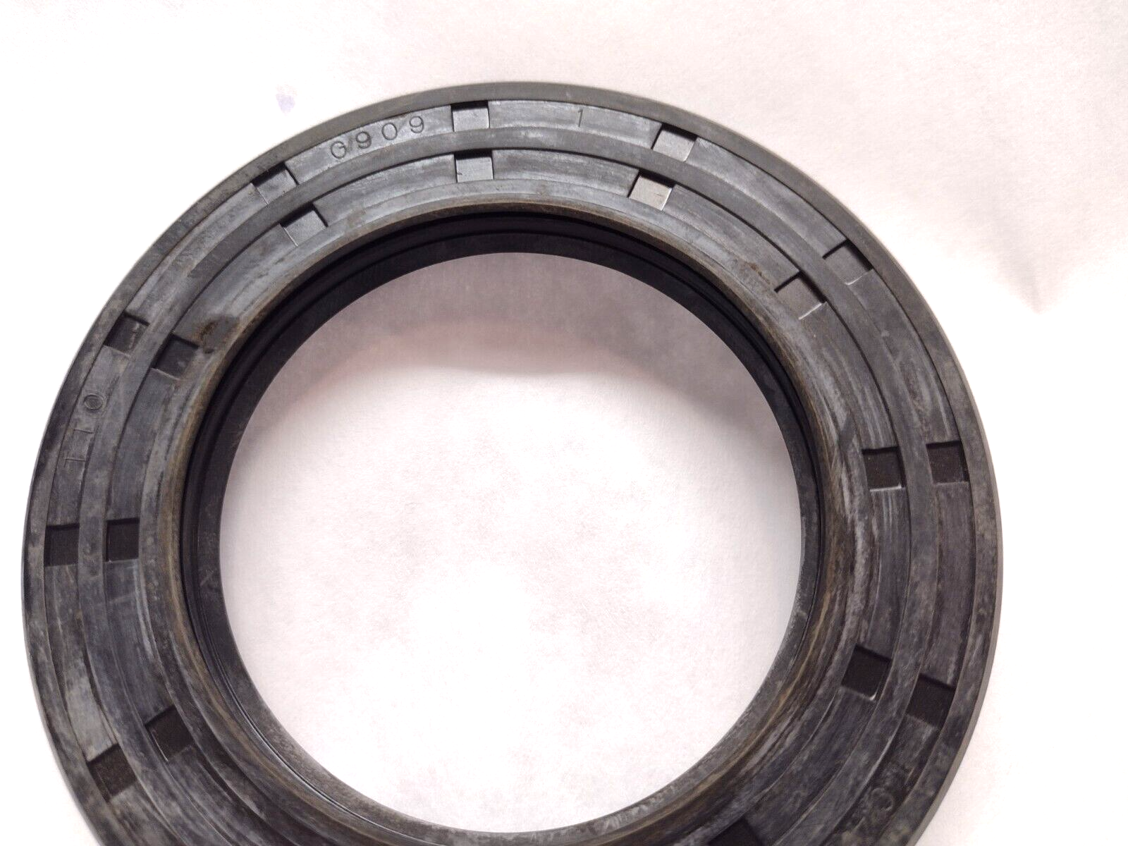 TTO TC4Y 387 250 46 0909 Shaft Seal LOT OF 10 - New – Open box - Maverick Industrial Sales