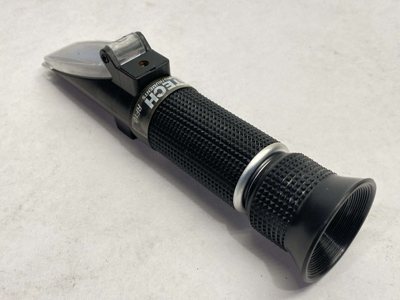 RF10 | Extech Portable Sucrose 0-32% Brix Refractometer - Used - Maverick Industrial Sales