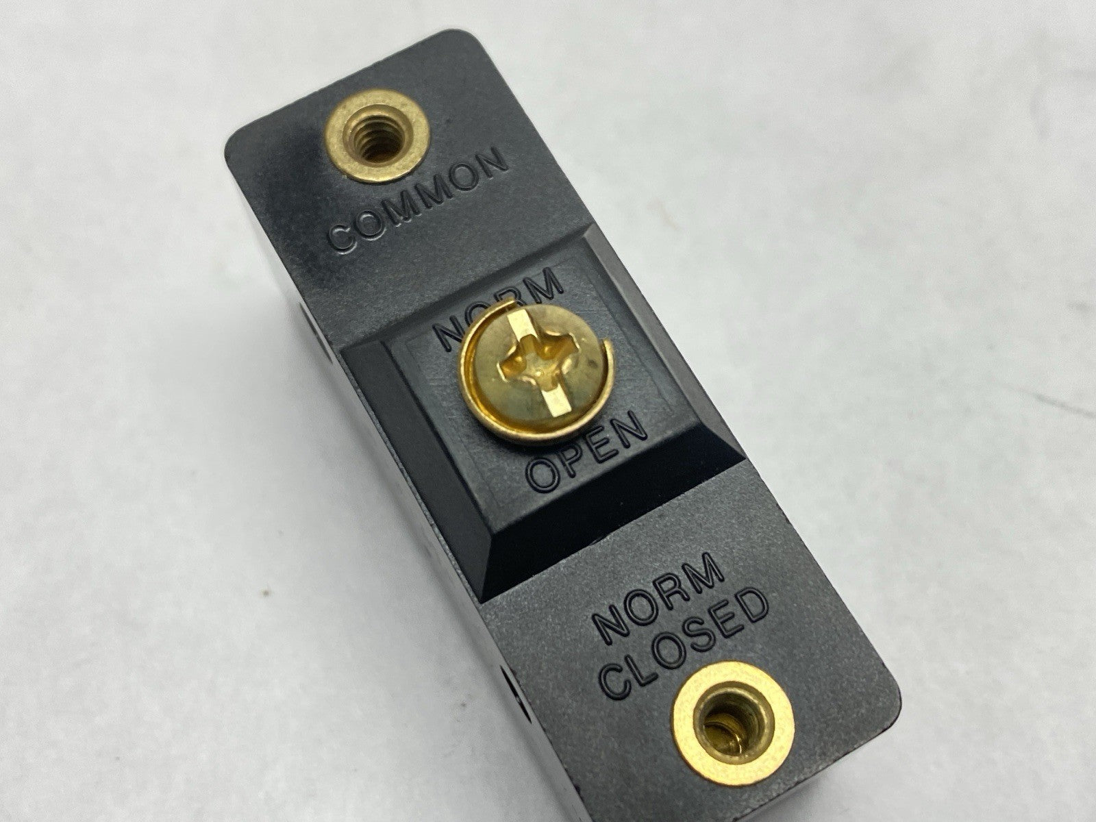BZ-R814-A2 | Honeywell Microswitch 15A 125-480VAC - Used - Maverick Industrial Sales