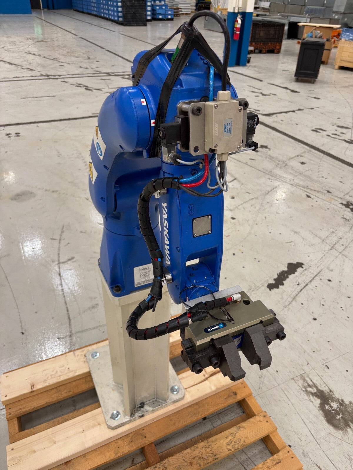 Yaskawa YR-1-06VX8-A00 Robot Arm & Pedestal, 8 KG Payload, 2017 - Maverick Industrial Sales