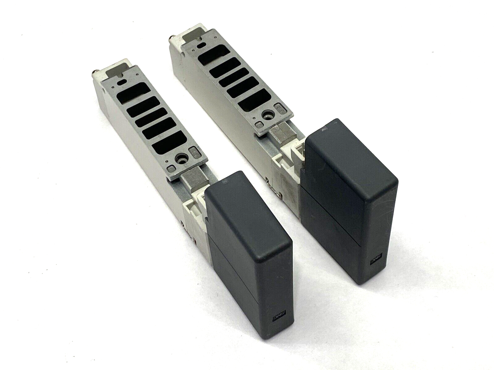 SMC VQC2100N-5 Pneumatic Solenoid Valve Max Pressure 0.1~0.7MPa LOT OF 2 - Maverick Industrial Sales