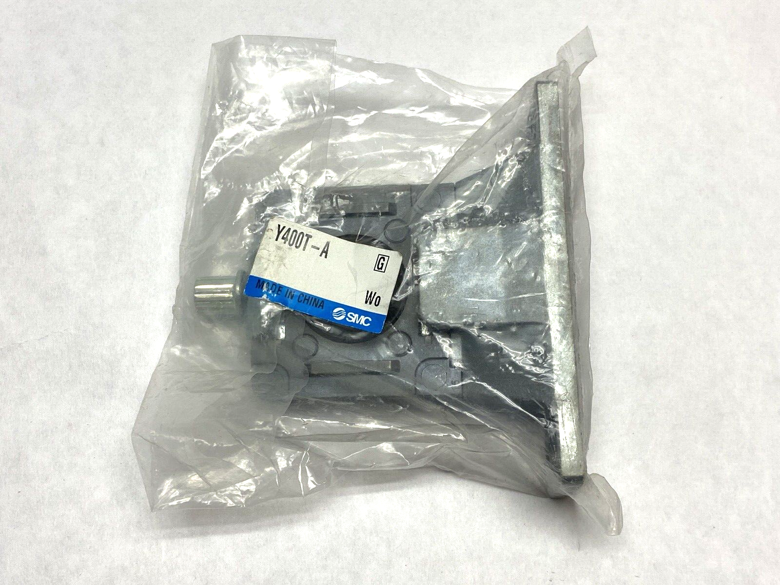 SMC Y400T-A Spacer Interface AC MASS Pro w/ Mounting Bracket - Maverick Industrial Sales