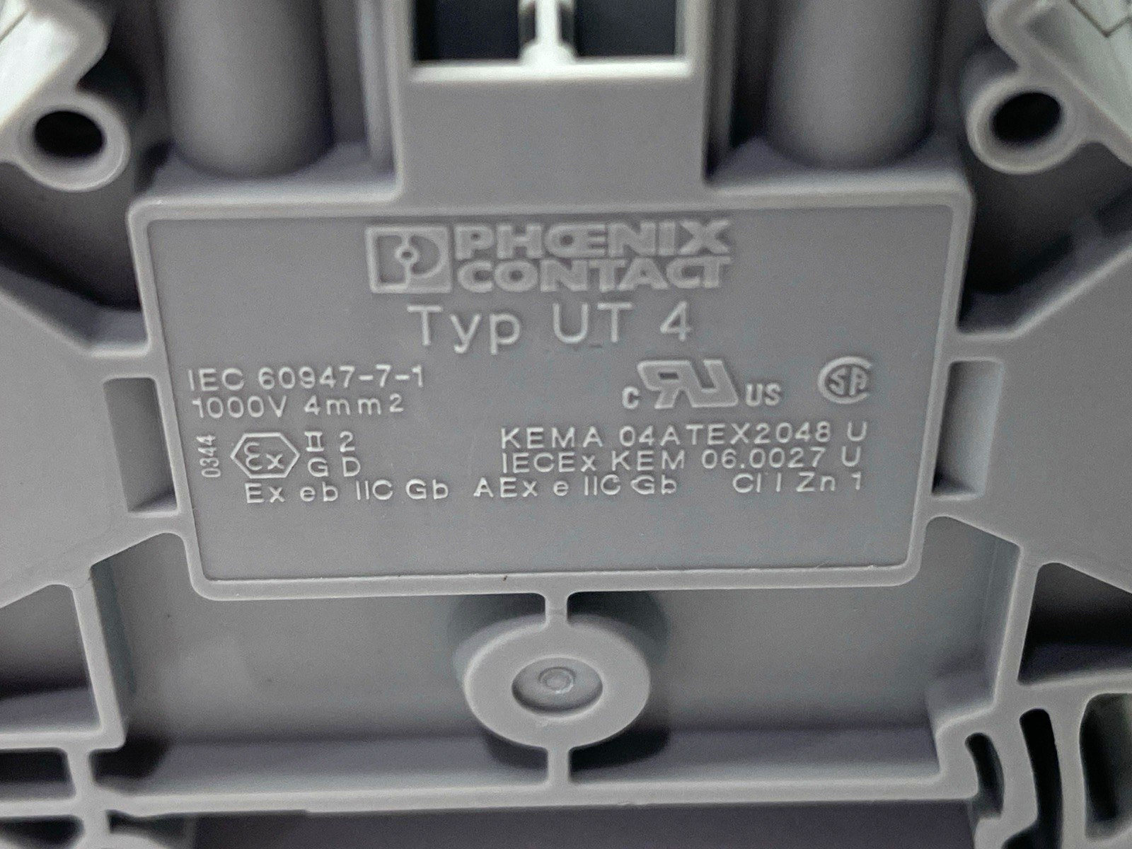 Phoenix Contact UT 4 Feed-Through Terminal Block 3044102 LOT OF 8 - Maverick Industrial Sales