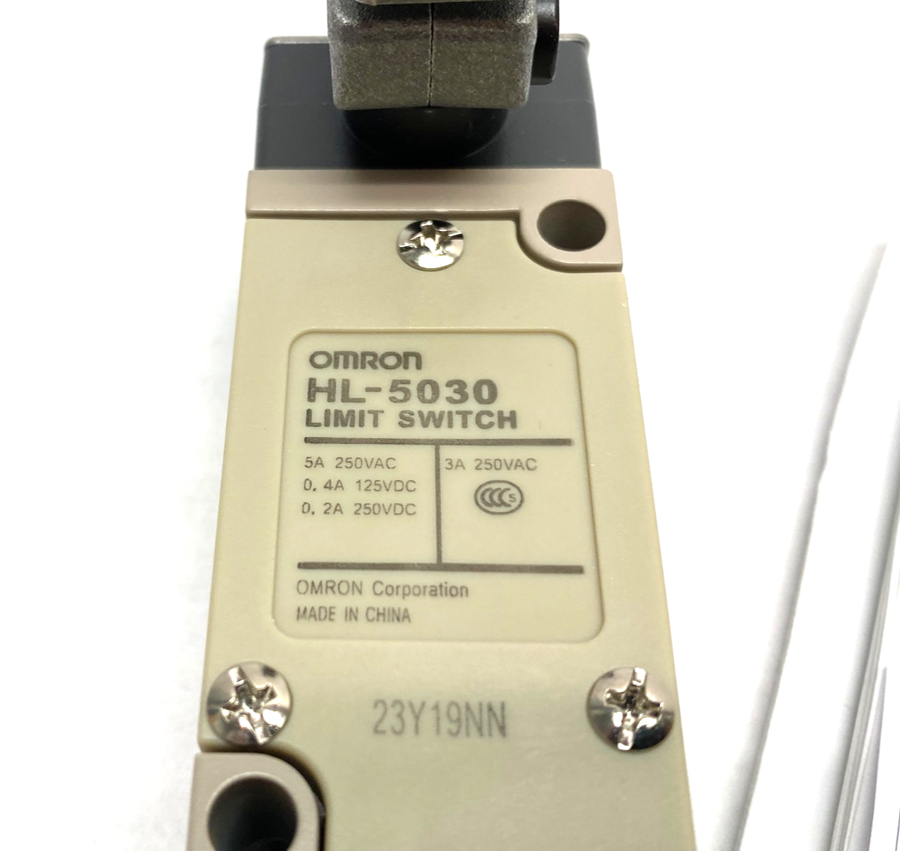 Omron HL-5030 Roller Level Limit Switch - Maverick Industrial Sales