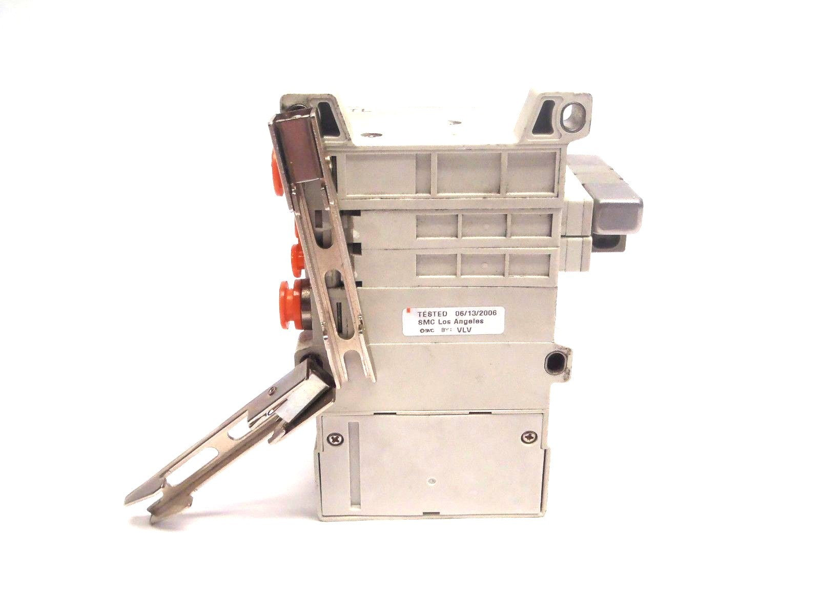 SMC Connector Mainifold With (2) VQC1400N-51 Valves 0.1-0.7MPa 2 Valve - Maverick Industrial Sales