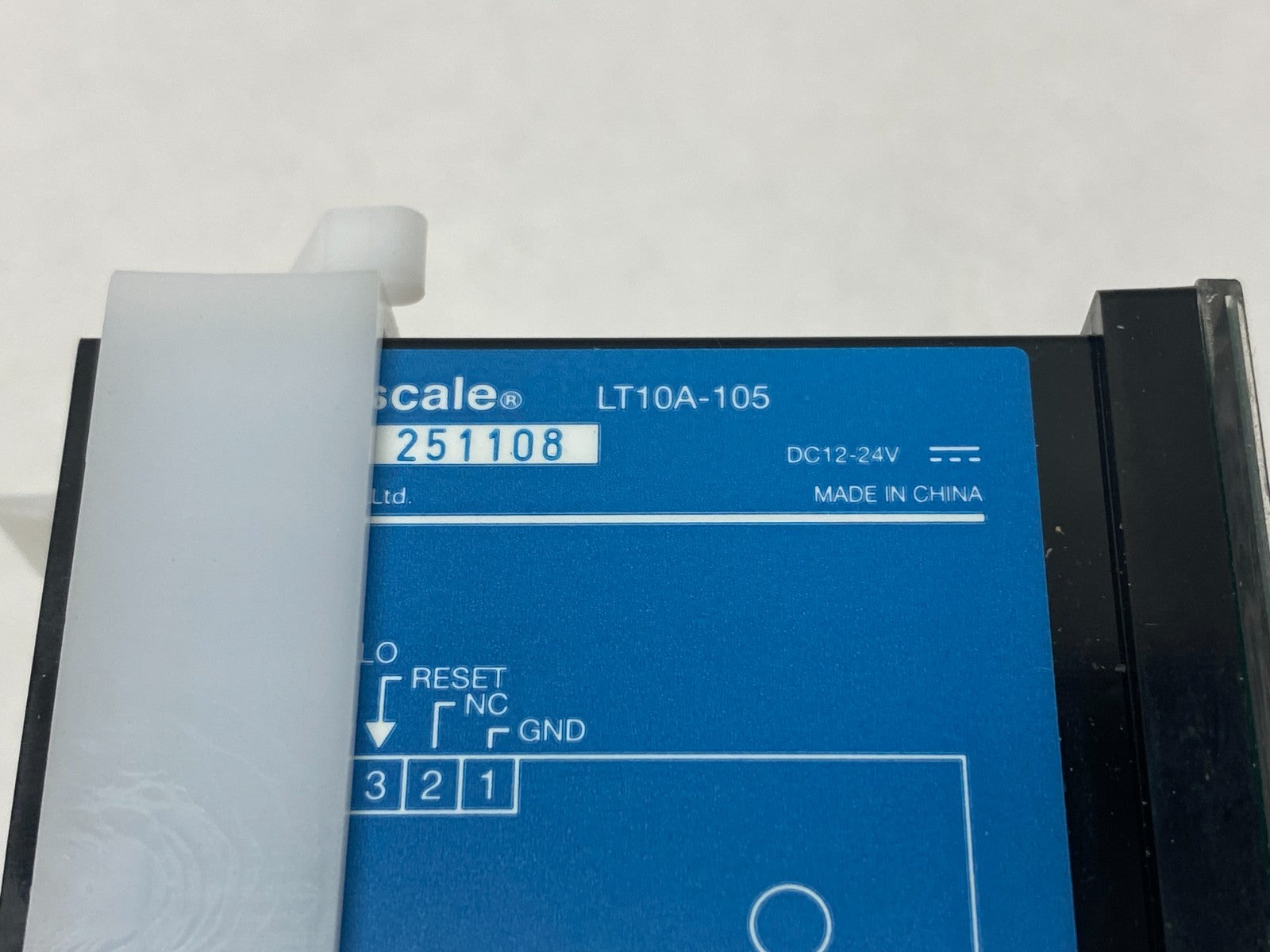 LT10A-105 | Magnescale Single Axis Digital Display, Go/No-Go Output, 5 or 10um - Used - Maverick Industrial Sales