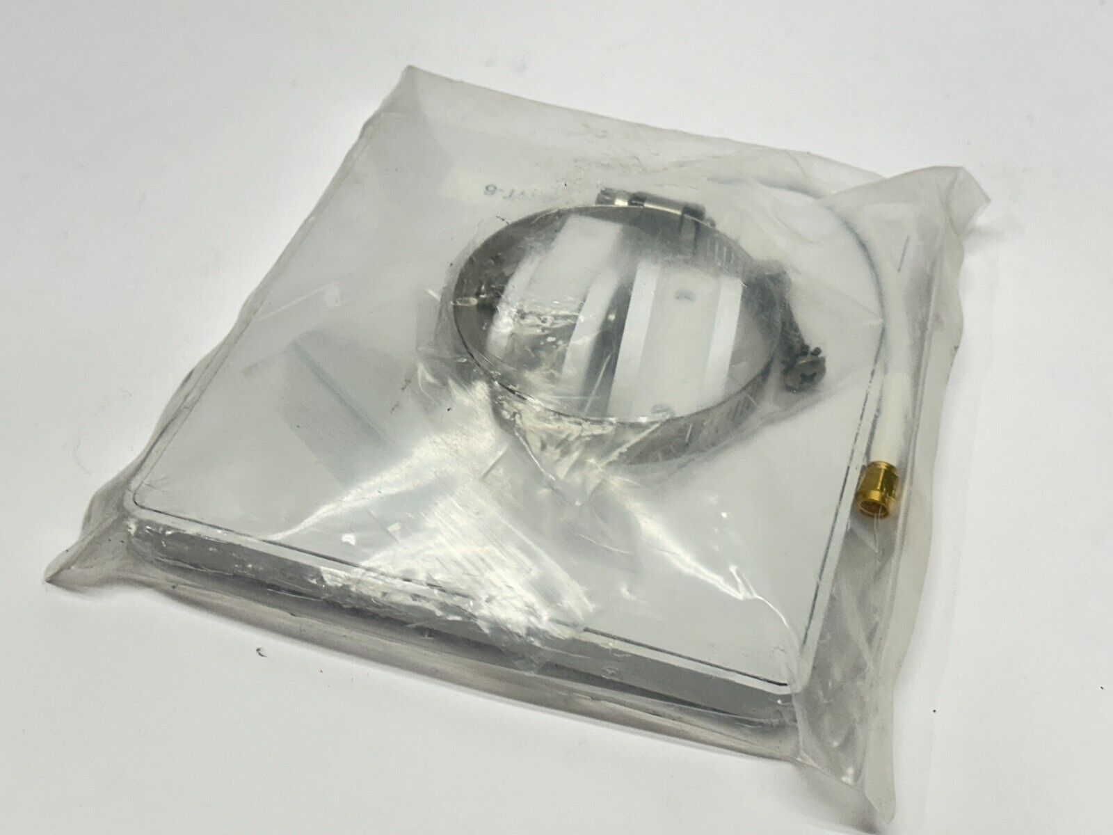 Mobile Mark PN6-868LCP-1C-WHT-6 RFID Panel Antenna 865-870 MHz 500-448 - Maverick Industrial Sales