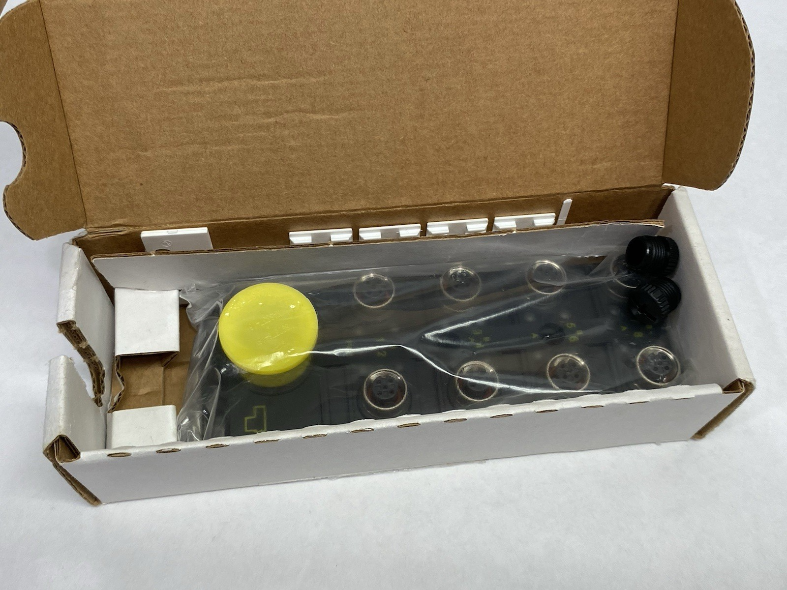 8MB12Z-4-CS12 | Turck multibox Junction Box, 8-Port M12, M23 Homerun, E8028573 - New Other - Maverick Industrial Sales