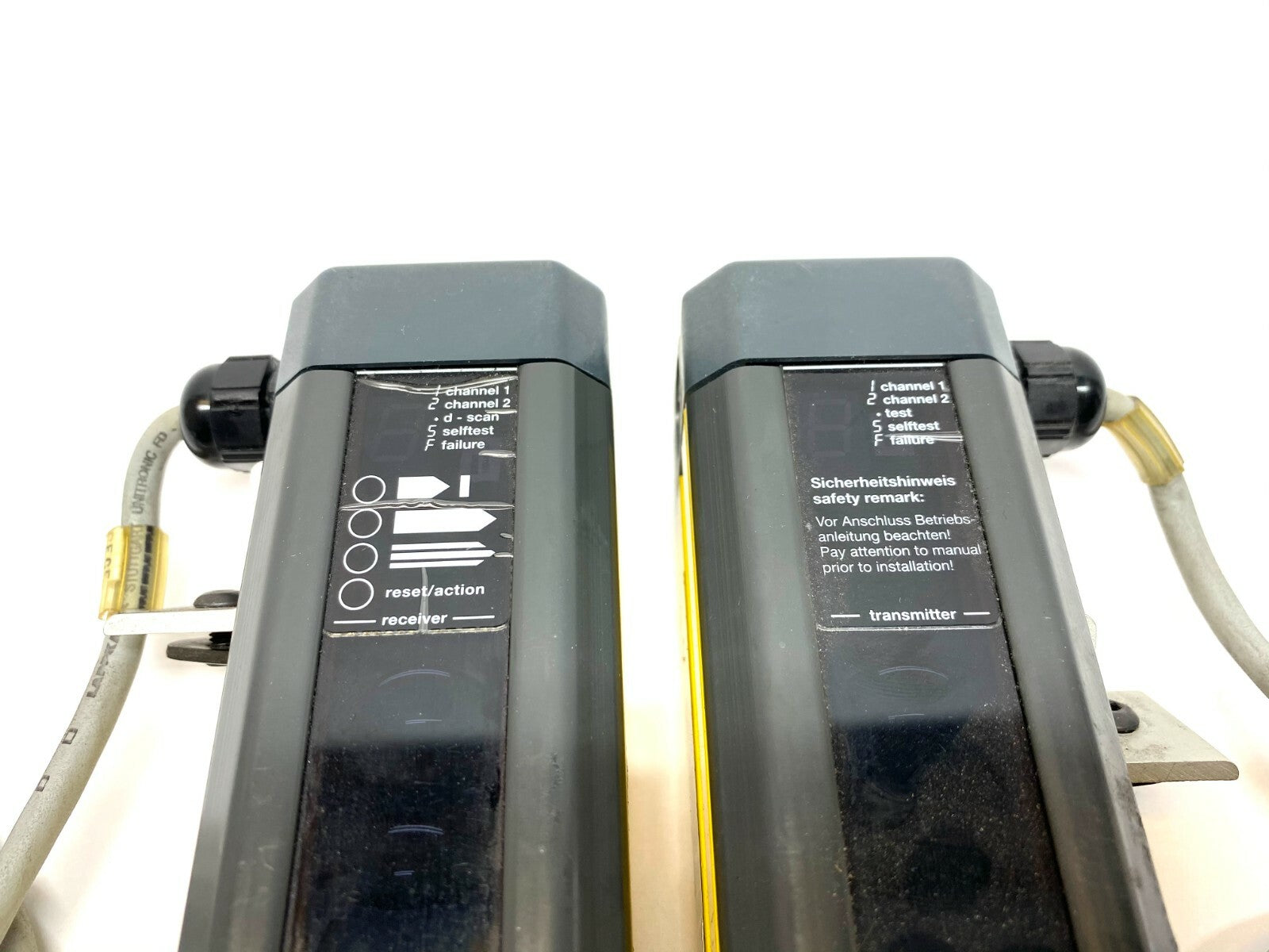 Lumiflex CR30-300 Receiver and CT30-300 Transmitter - Maverick Industrial Sales