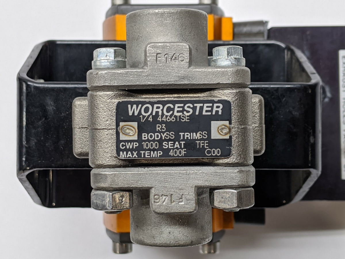 05 39 W 120A R3 | Worcester Controls 0539W120AR3 Pneumatic Actuator Series 39 w/ 1/4" Ball Valve - Used - Maverick Industrial Sales