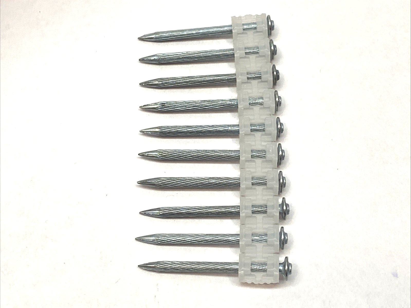 388597 | Hilti 750x X-GPN 37 MX Plywood Nails For GX120 Collated 1-1/2" BOX OF 750 - New – Open box - Maverick Industrial Sales