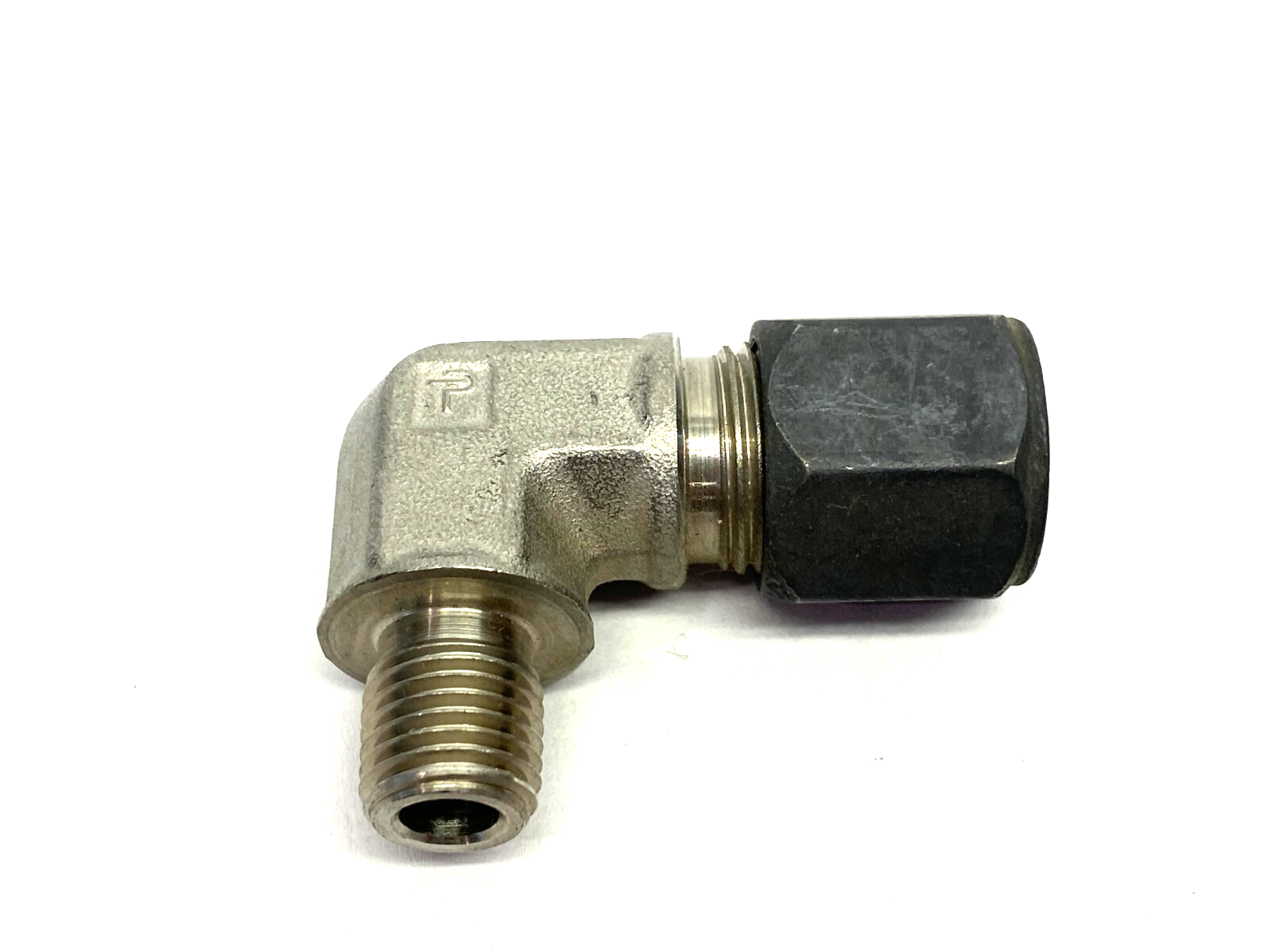 Parker 8-4 CBU-SS Ferulok 24° Flareless 90-Deg Elbow Fitting 1/2" to 1/4"-18 - Maverick Industrial Sales