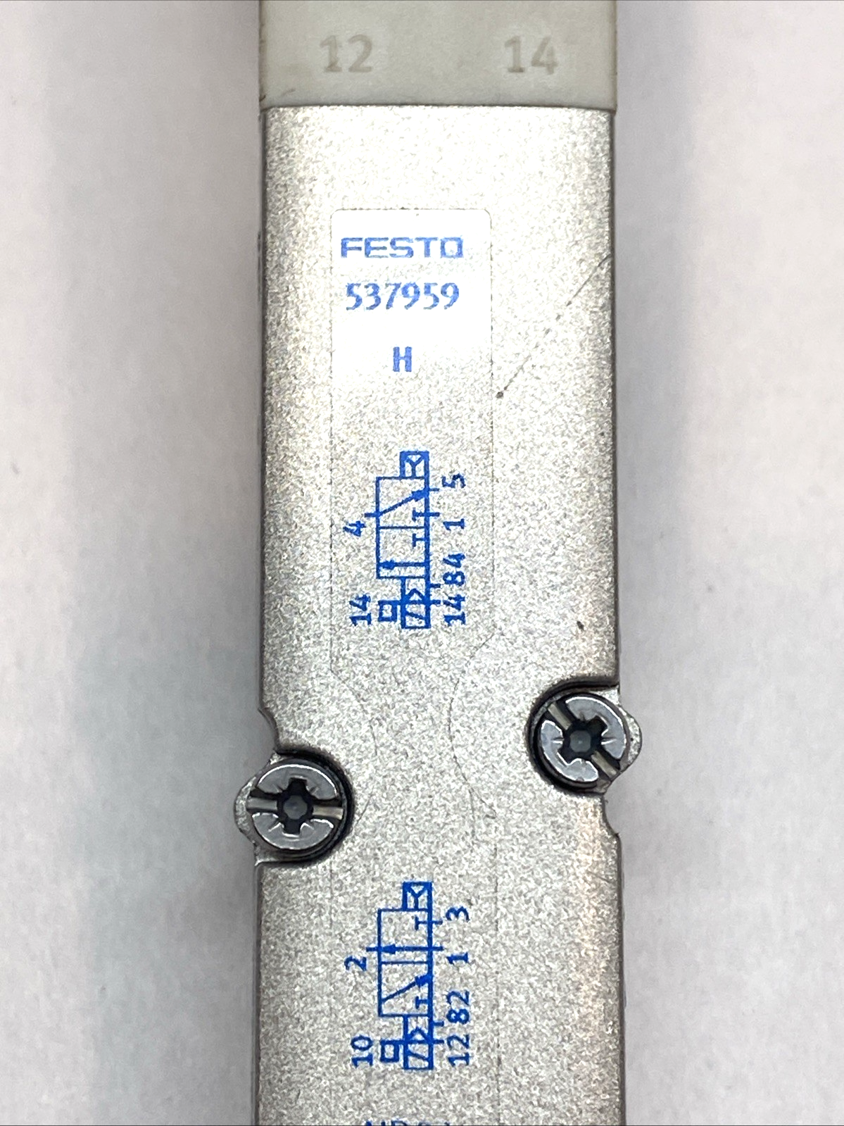 Festo VMPA2-M1H-H-PI Solenoid Valve 24V DC Industrial Pneumatic Valve 537959 - Maverick Industrial Sales