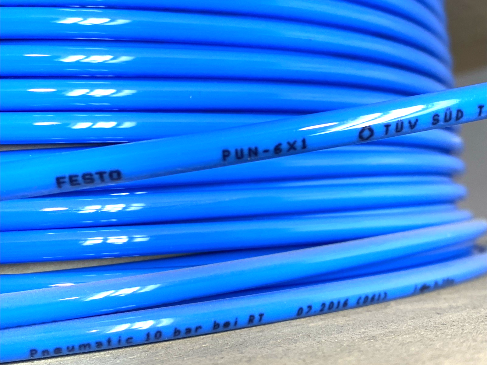 PUN-6X1 | Festo Pneumatic Tubing 6mm OD Polyurethane Air Line 380' Blue - New – Open box - Maverick Industrial Sales