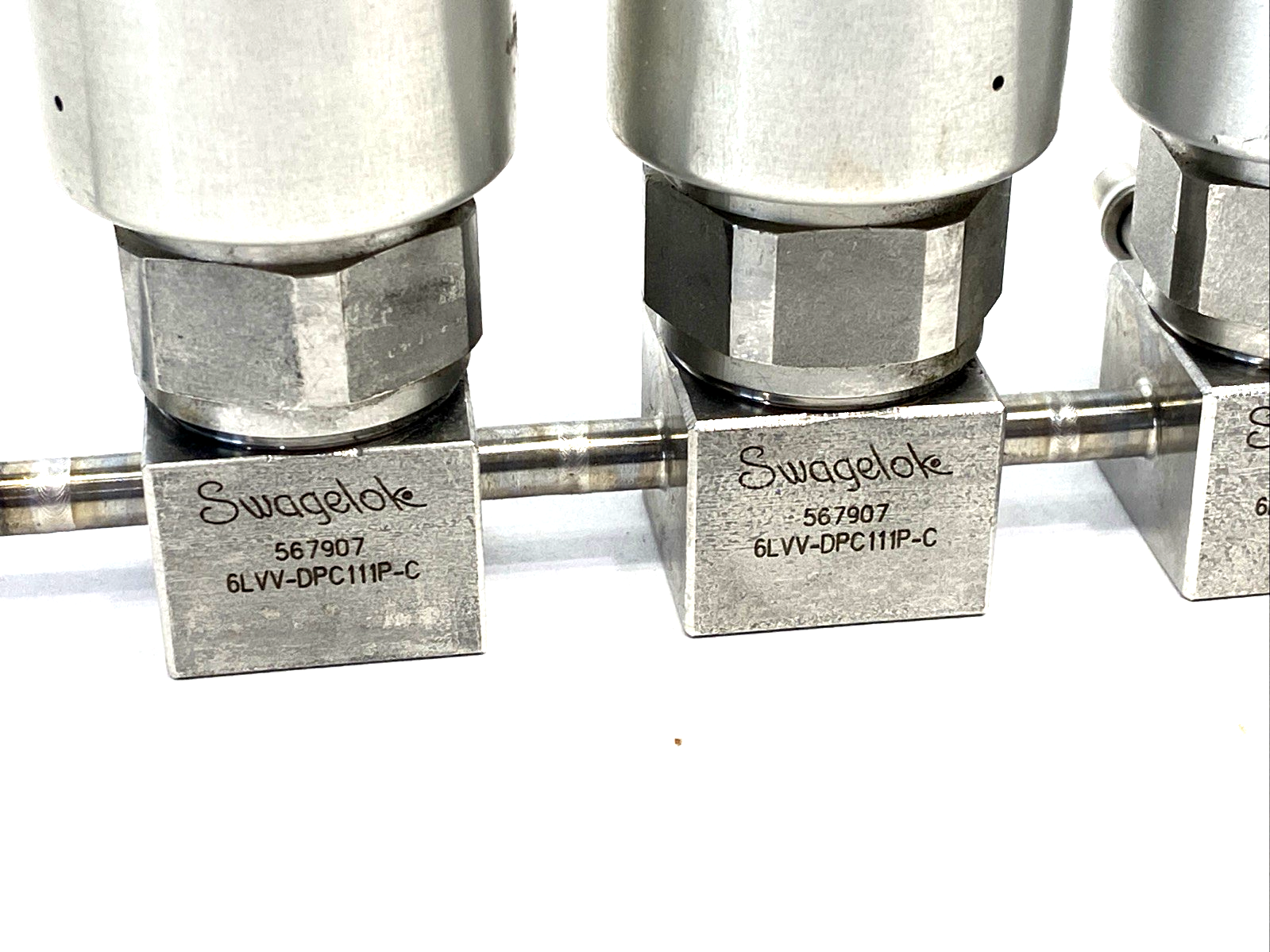 Swagelok 6L-VV-DPC111P-C Diaphragm Sealed Valve 8-Unit Manifold - Maverick Industrial Sales