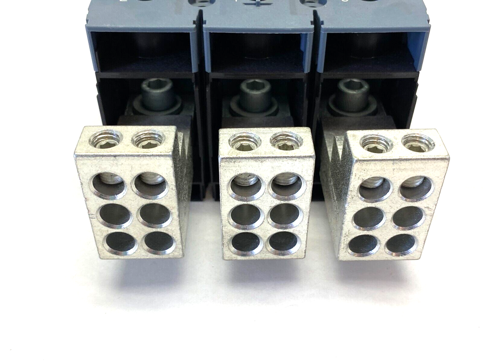 Siemens 3VA6125-1MS31-0AA0 Molded Case Circuit Breaker 3-Pole 3ZW1012-1VA20-0AA0 - Maverick Industrial Sales
