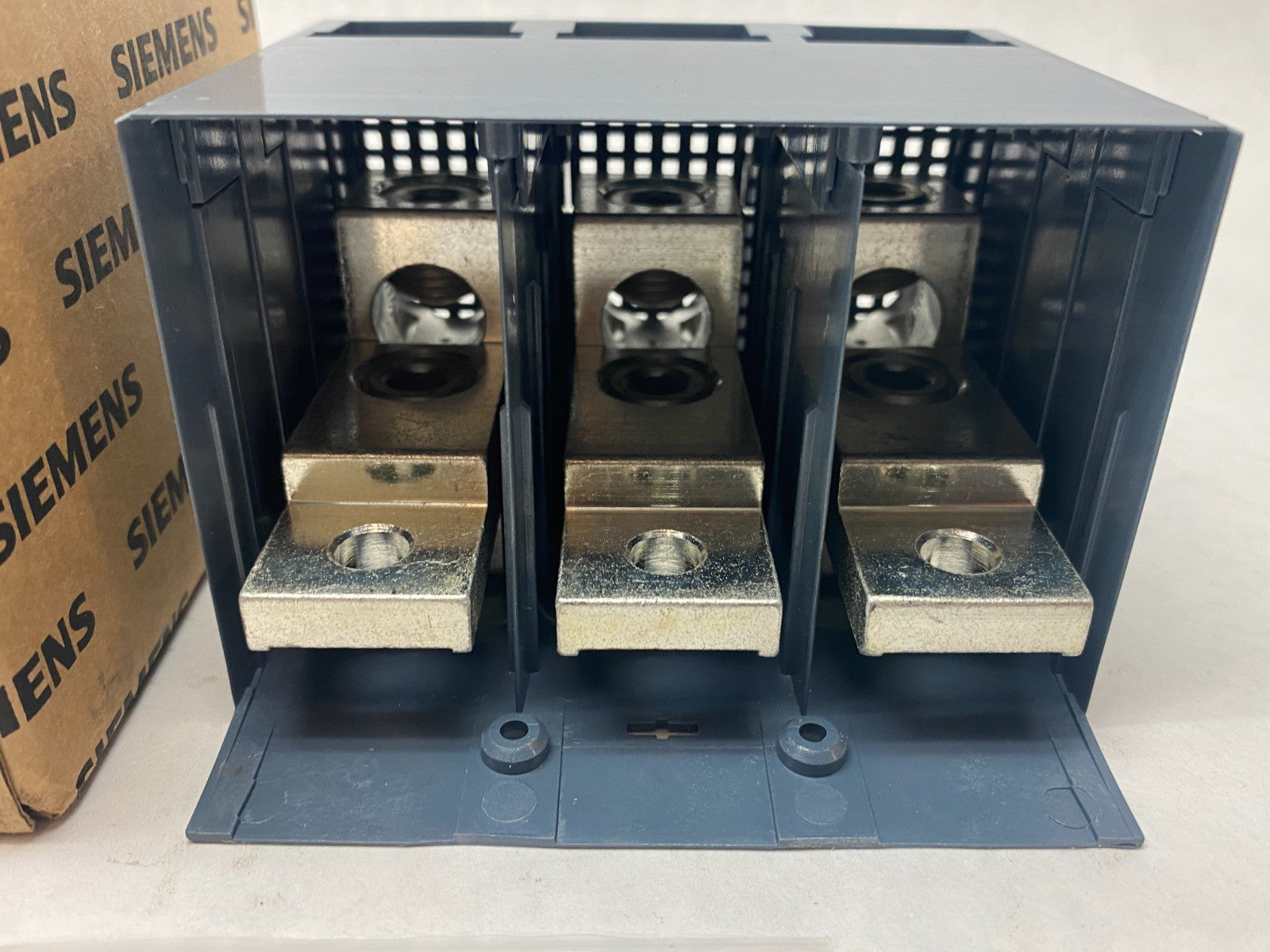 Siemens 3VA9233-0JJ22 Low-Voltage Circuit Breaker Wire Terminal Lug Kit - Maverick Industrial Sales