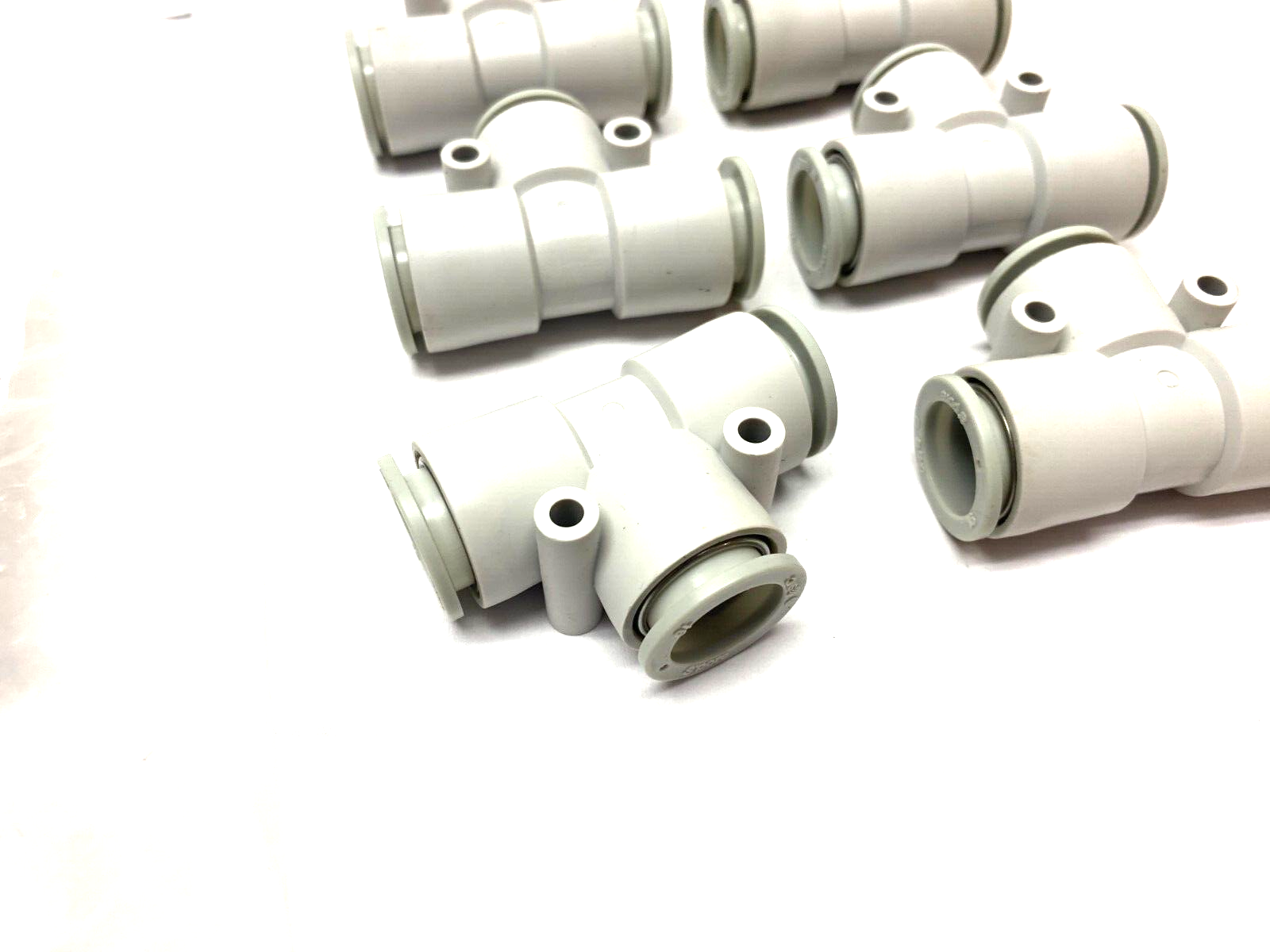 SMC KQ2T16-00A Push-to-Connect Union Tee Fitting 16mm Light Gray PKG OF 6 - Maverick Industrial Sales