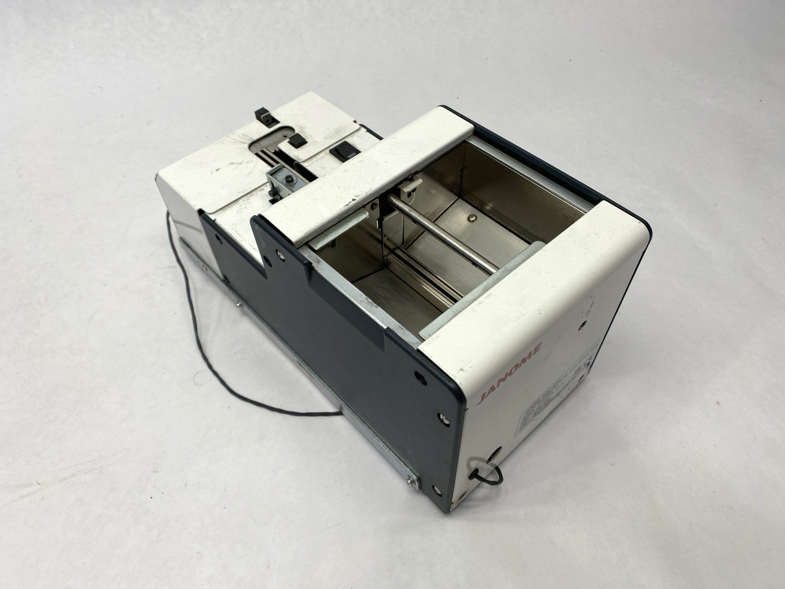 JSP-R23 | Janome Automatic Screw Feeder Presenter JSP-R Series - For parts or not working - Maverick Industrial Sales