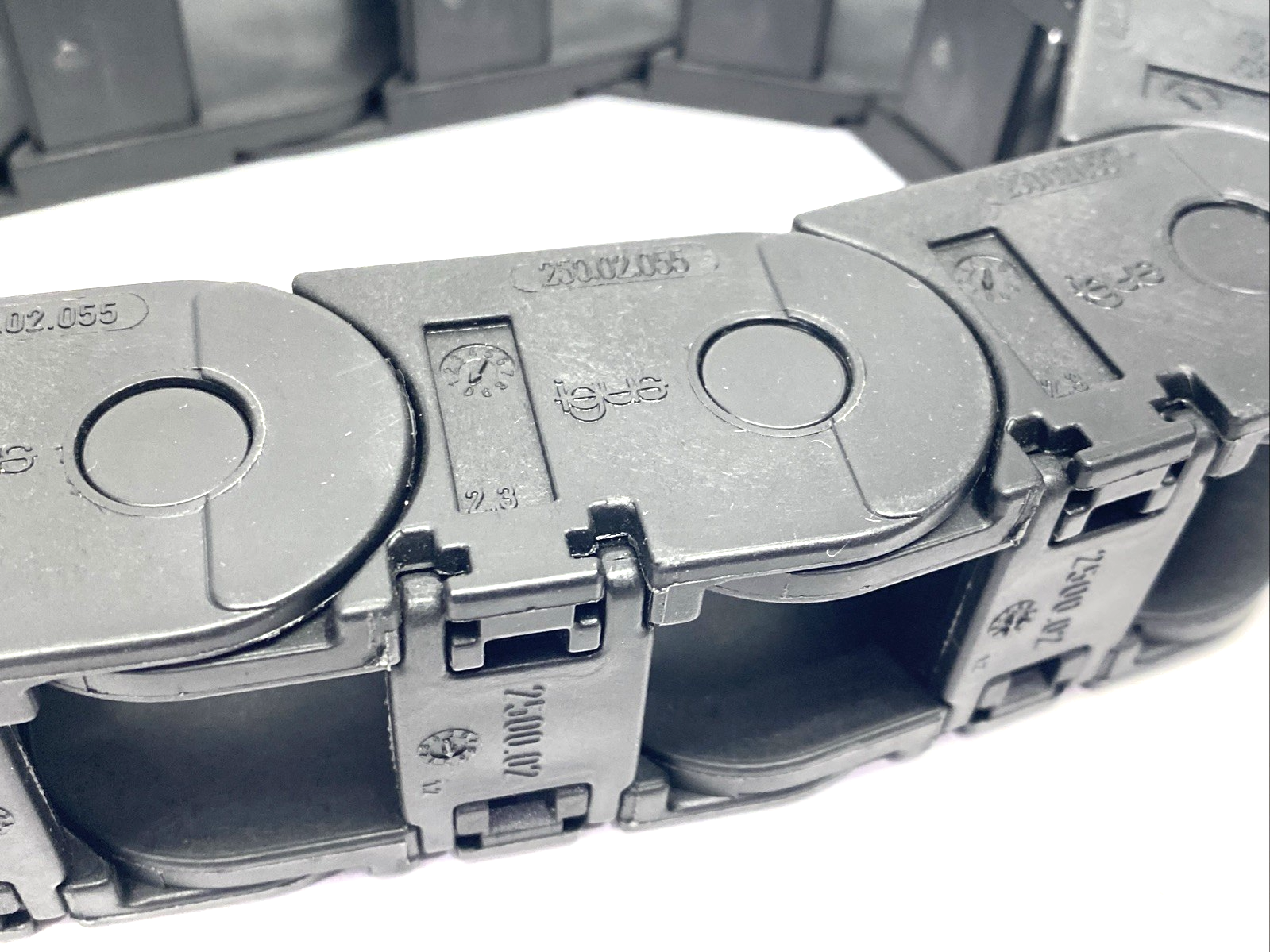 250-02-055-0 | Igus Series 250 E-Chain, Snap-Open Outer Radius, 12-Links 23-1/2" - New – Open Box - Maverick Industrial Sales
