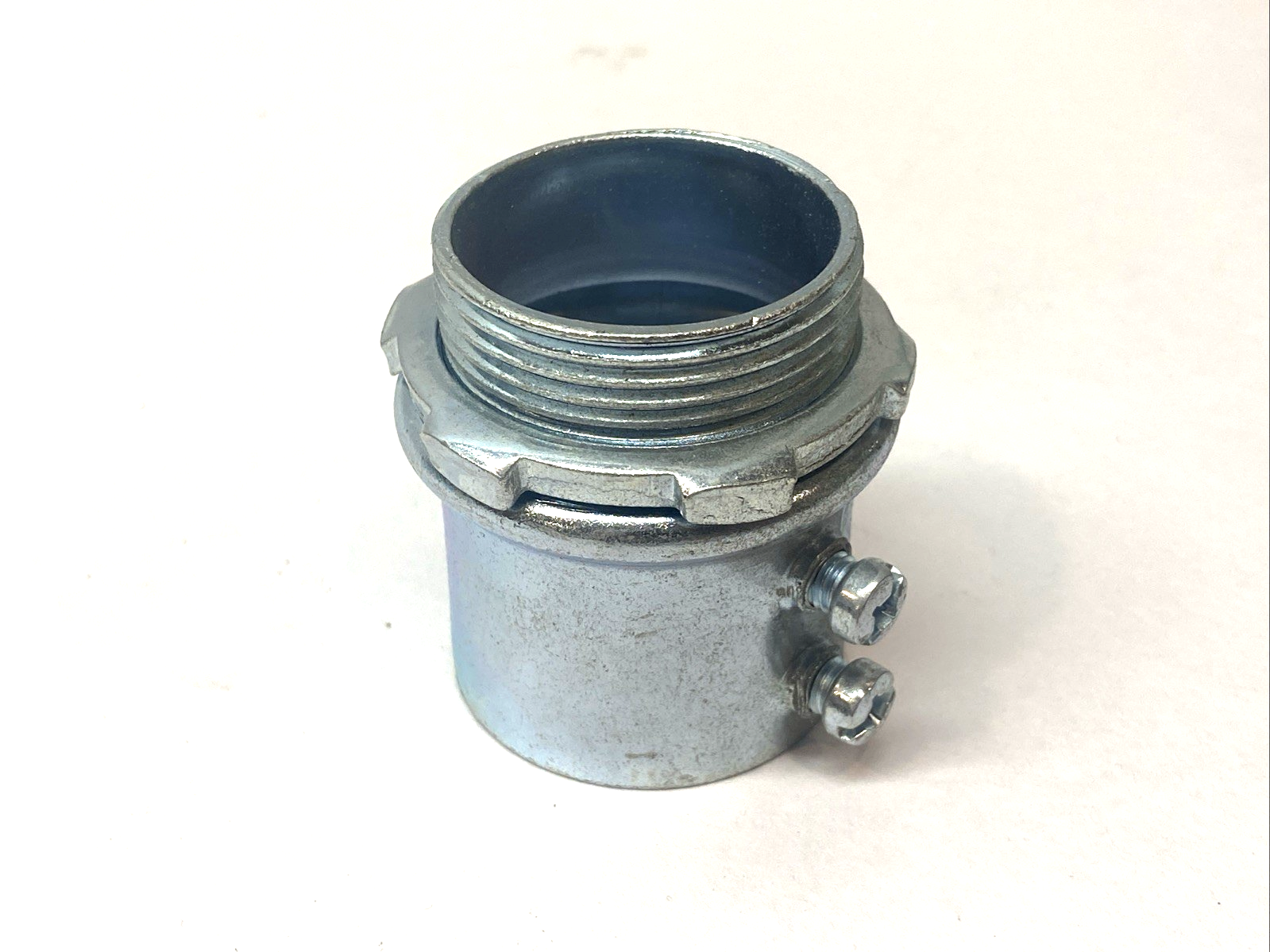 2005 | Raco 1-1/4" EMT Set-Screw Conduit Connector Uninsulated LOT OF 10 - New – Open box - Maverick Industrial Sales