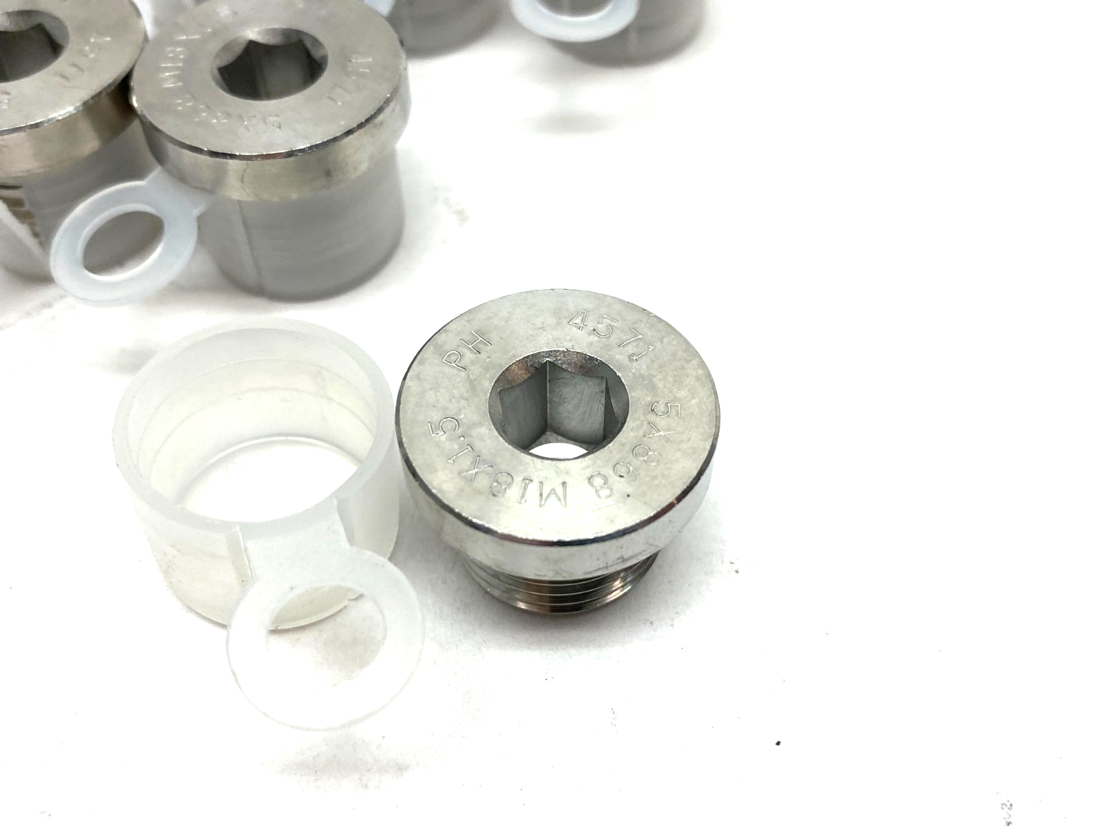 Inner Hex Head M18x1.5 Pipe Fitting Plug, Stainless Steel w/ Seal LOT OF 6 - Maverick Industrial Sales
